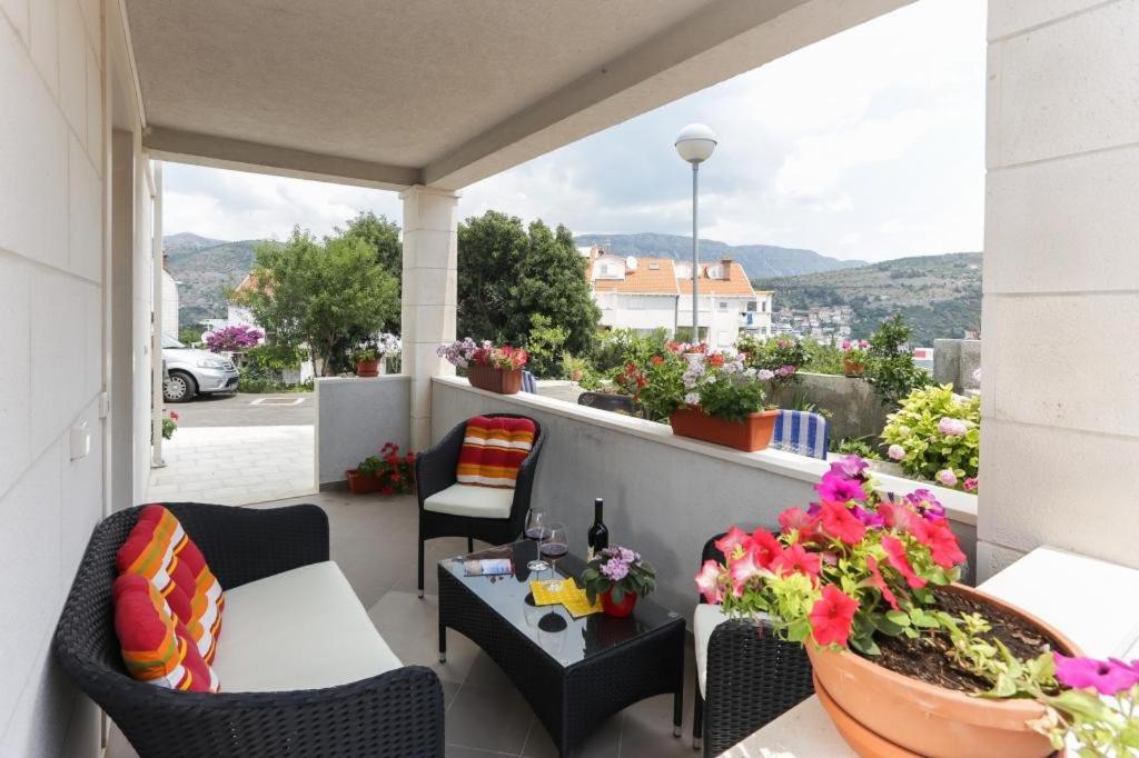 One-Bedroom Apartment with Terrace thumbnail 5