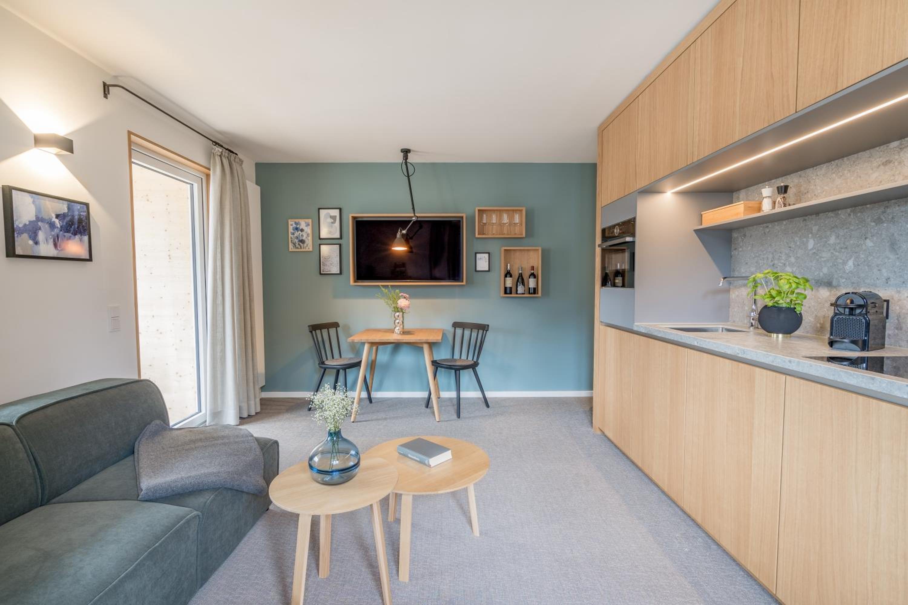 Apartment with Balcony photo 1