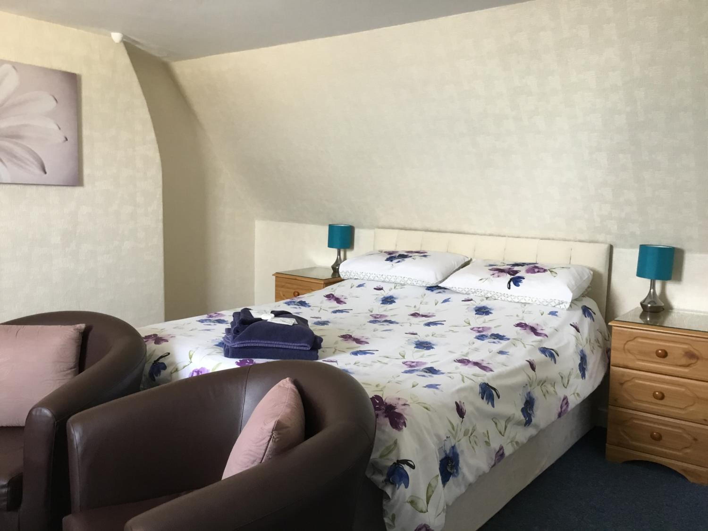 Large Double Room photo 1