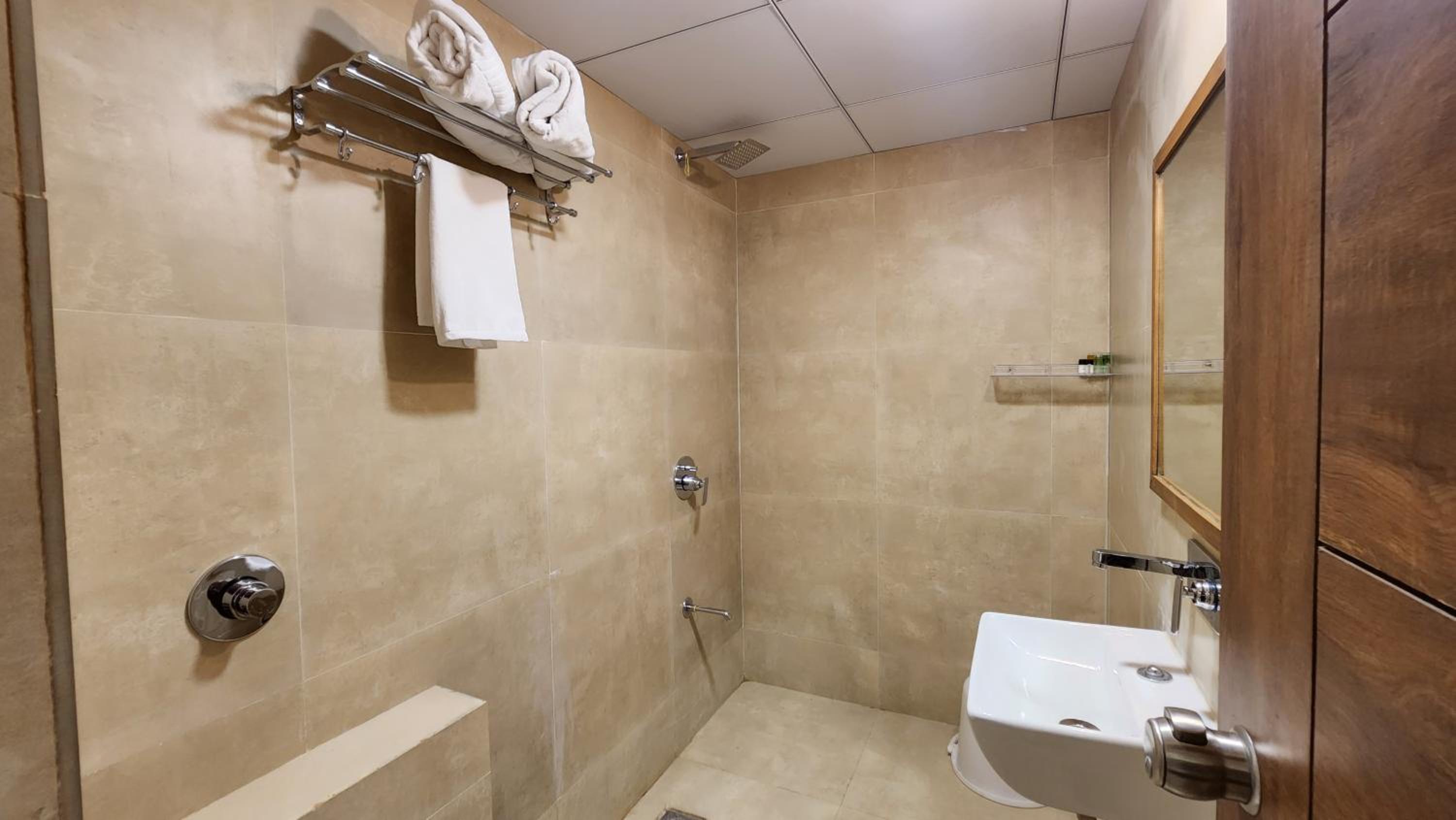 Twin Room - Photo 2