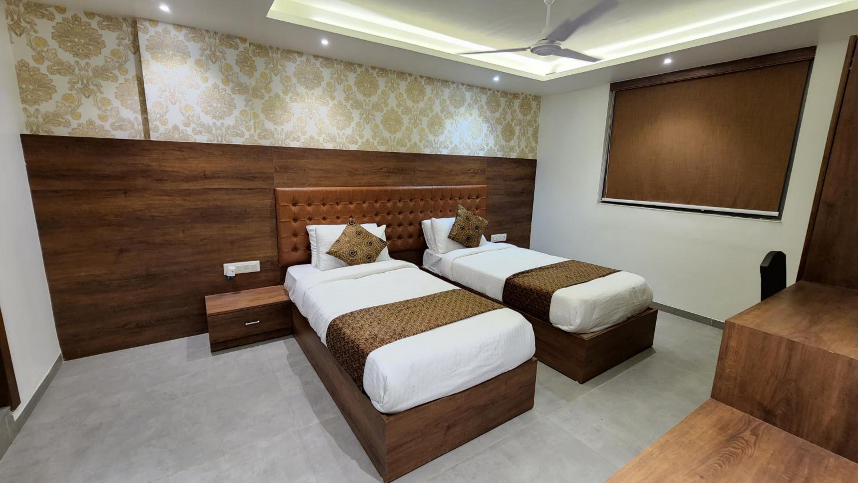 Twin Room - Photo 18