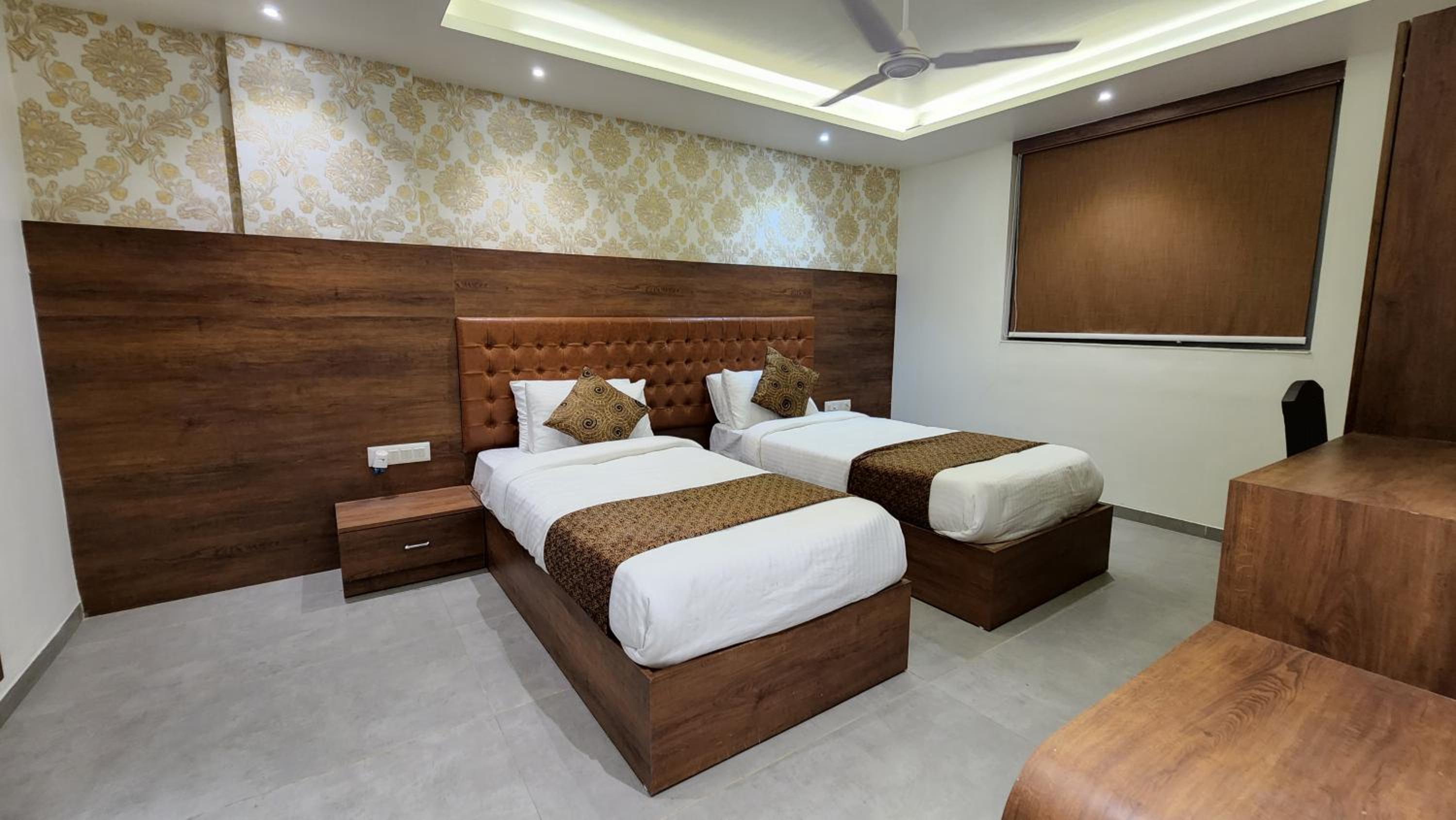 Twin Room - Photo 19