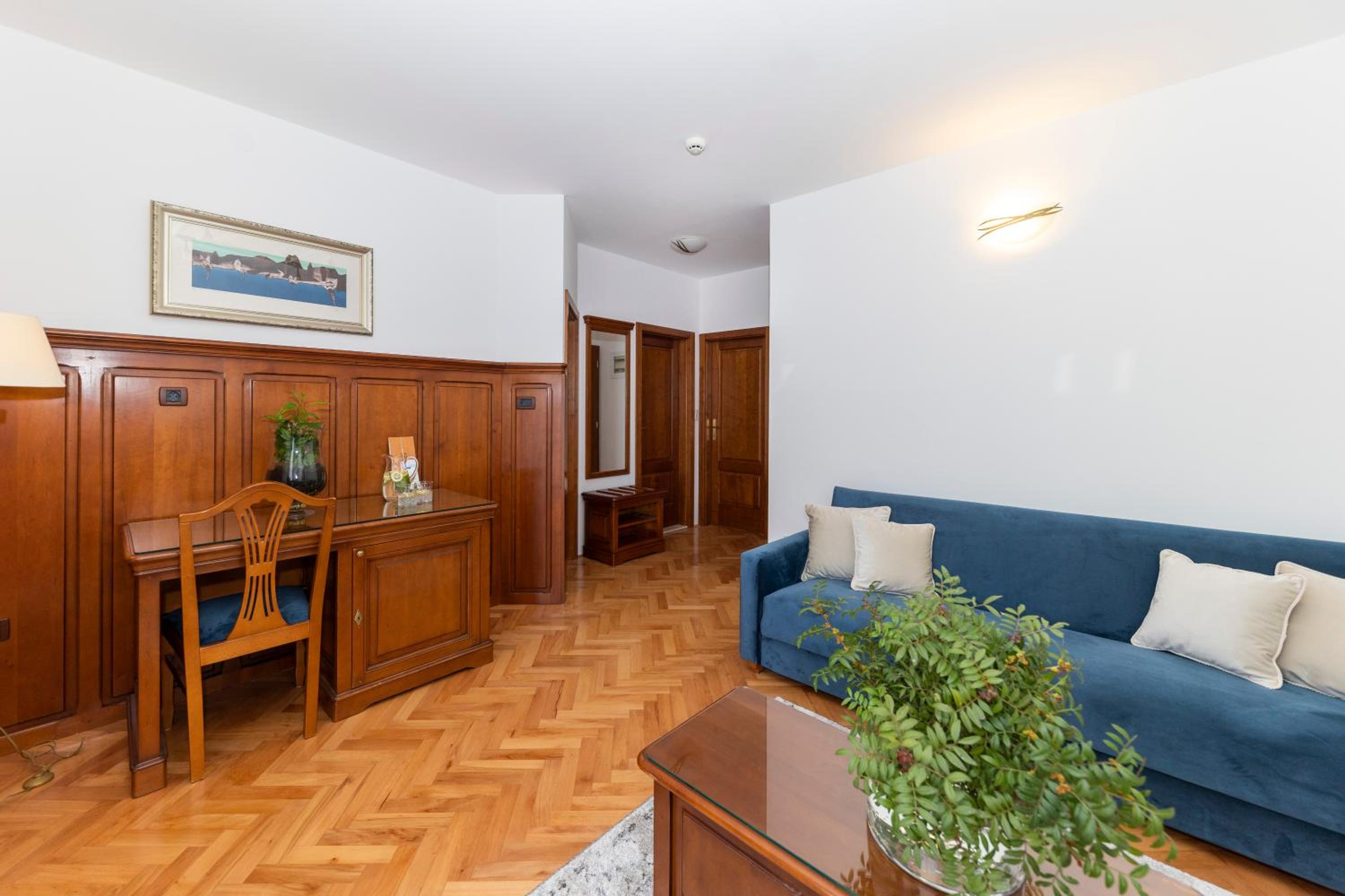Junior Suite with Balcony and Sea View - Photo 1