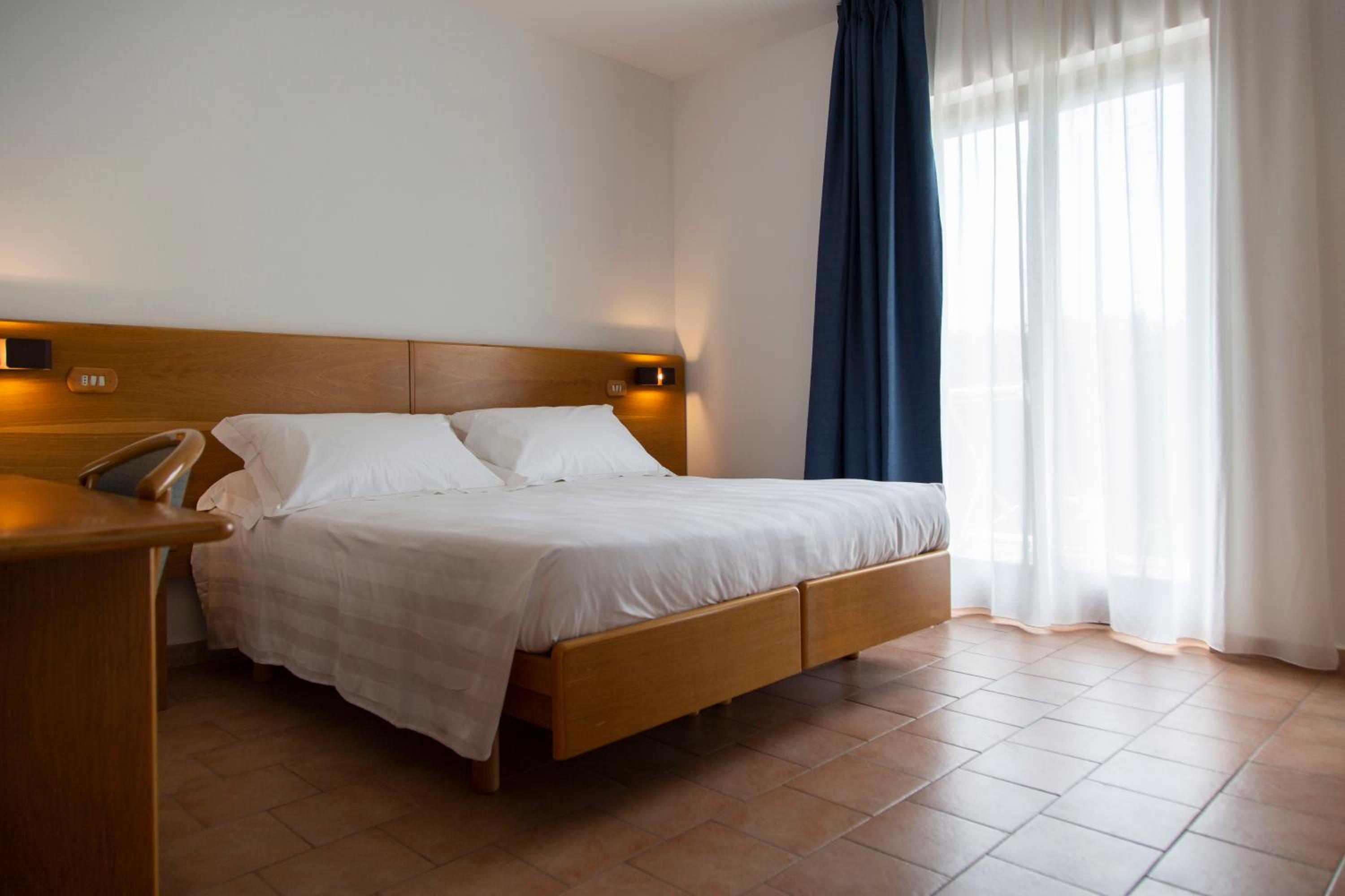 Double or Twin Room with Garden View photo 3