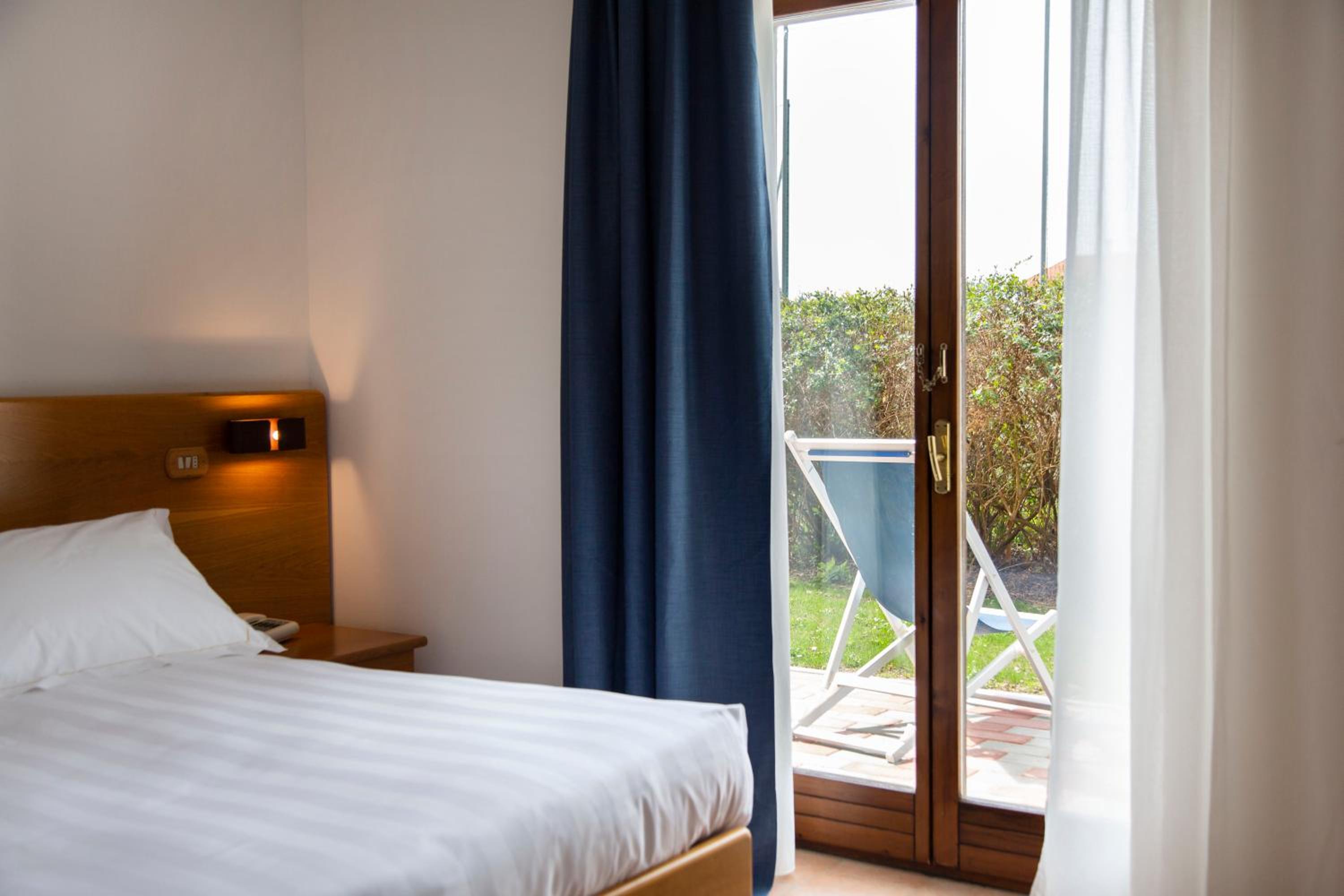 Double or Twin Room with Garden View photo 1