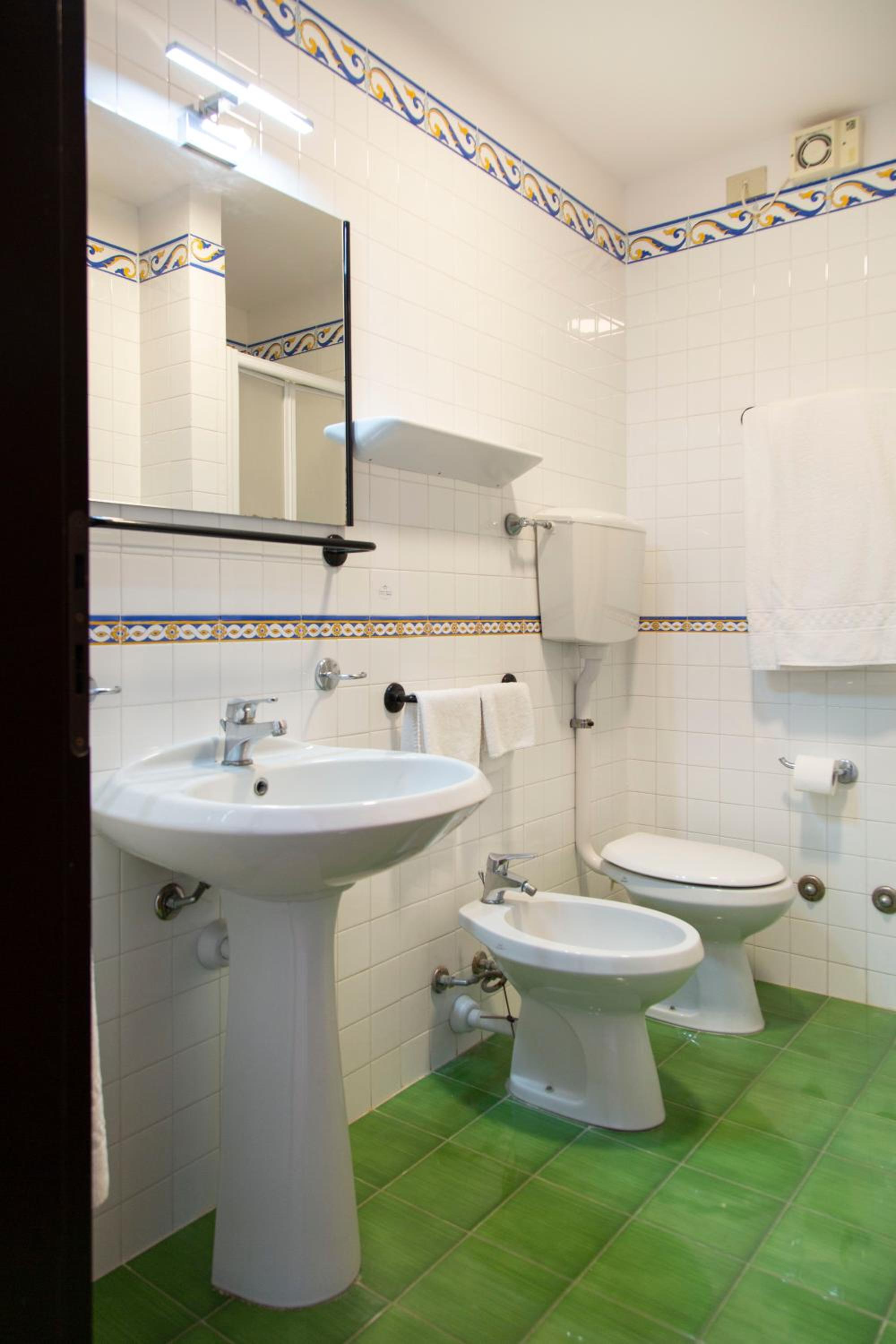 Double or Twin Room with Garden View photo 2