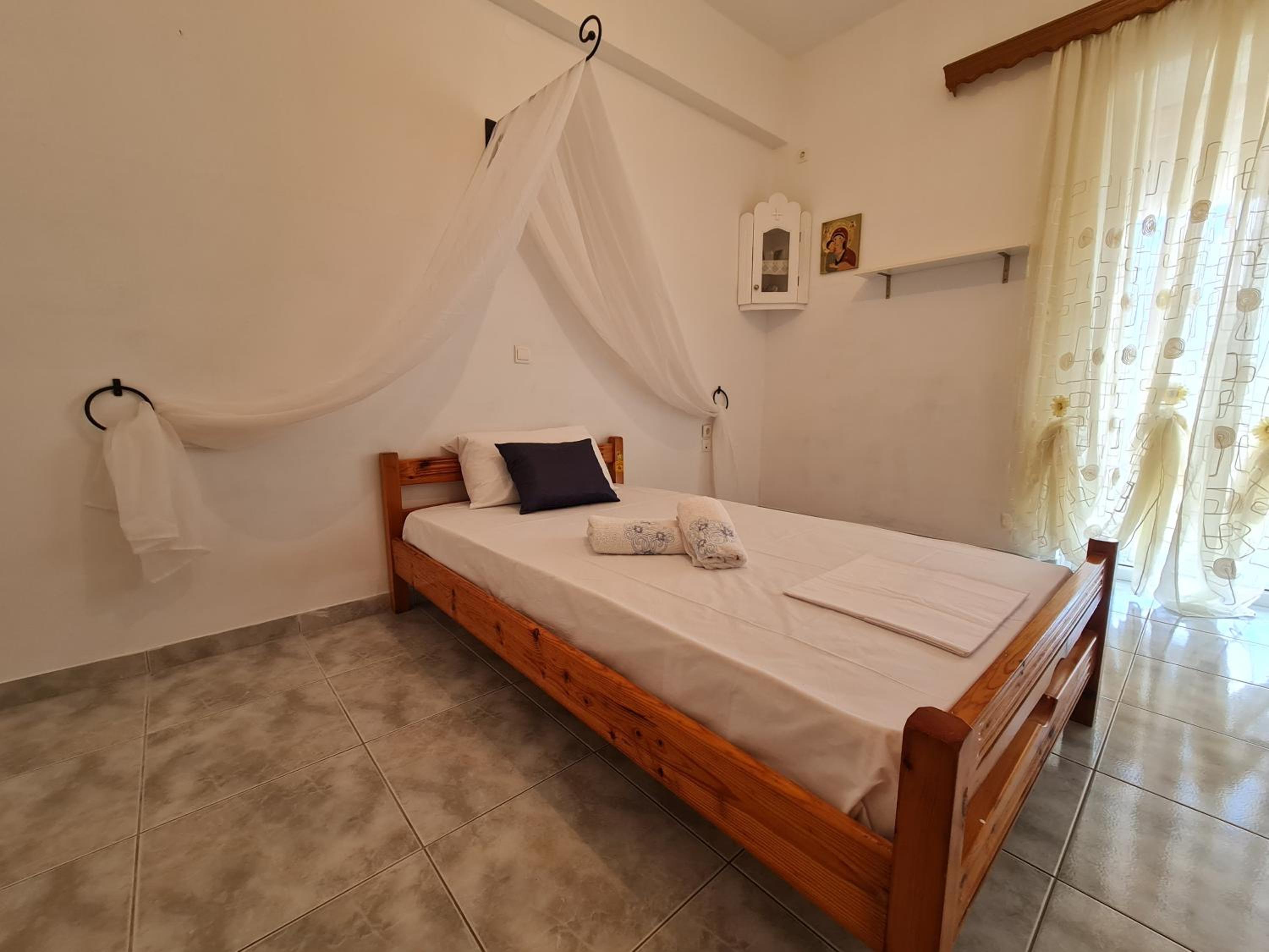 Three-Bedroom Apartment - Photo 6