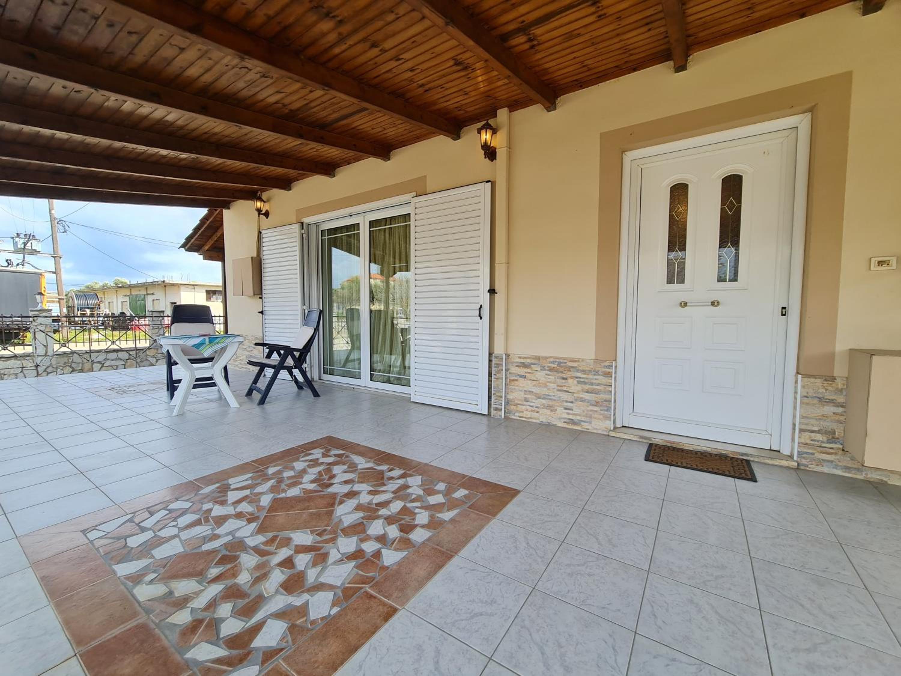 Three-Bedroom Apartment - Photo 11