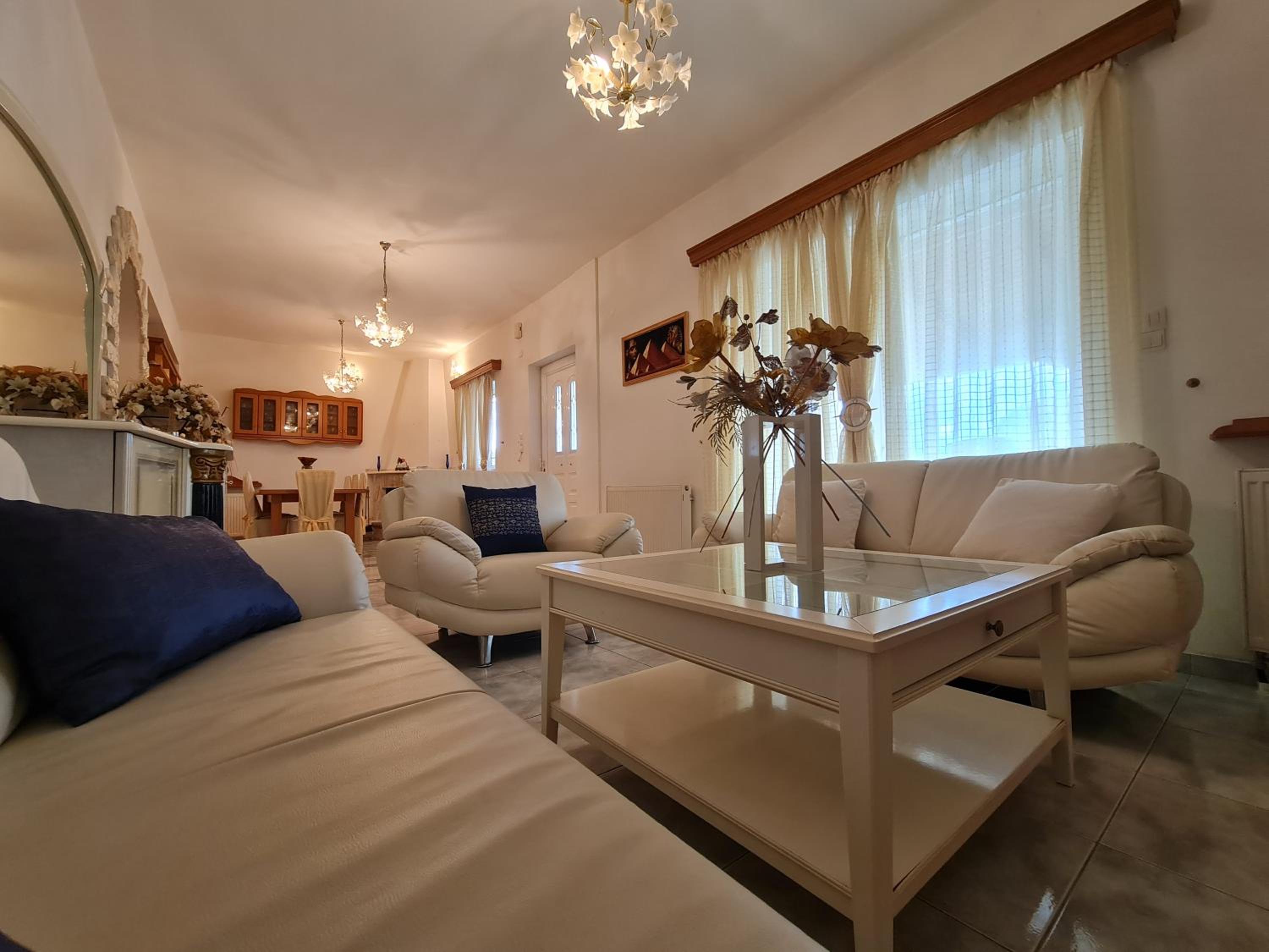 Three-Bedroom Apartment - Photo 93