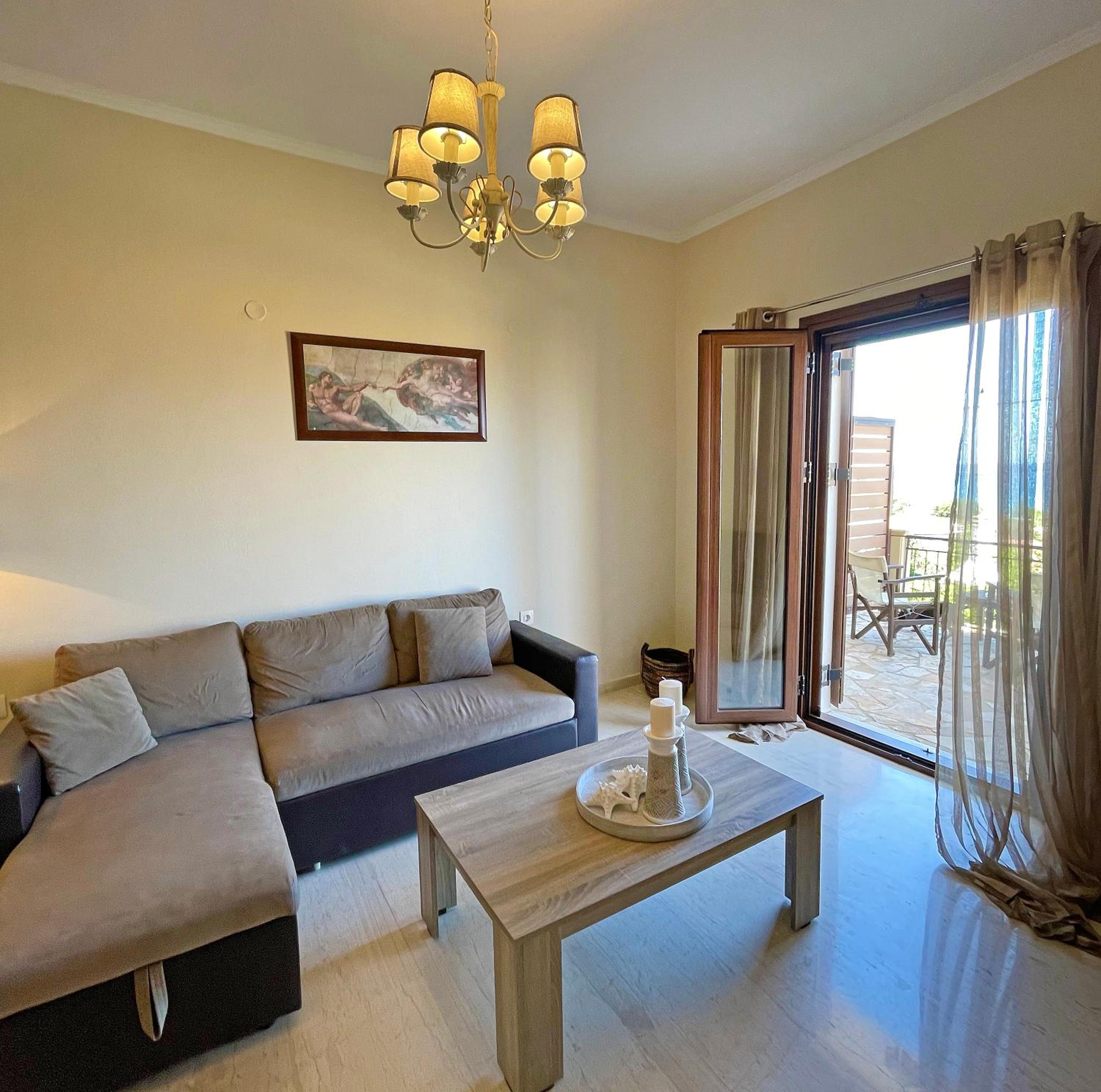 One-Bedroom Apartment - Photo 13
