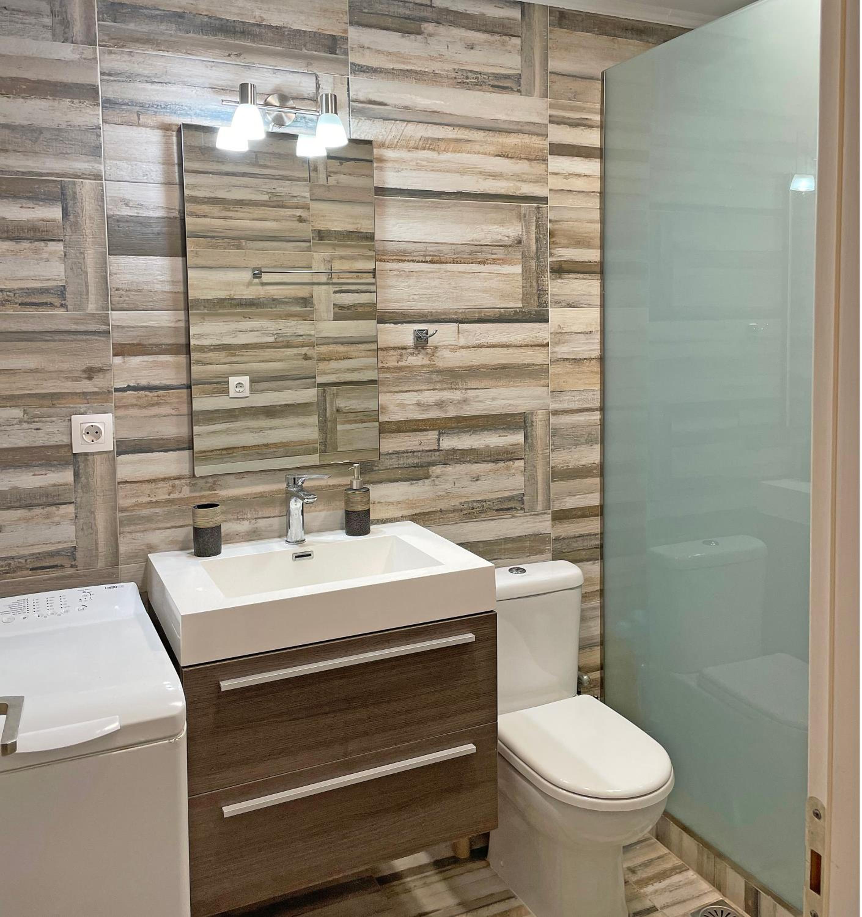 One-Bedroom Apartment - Photo 12