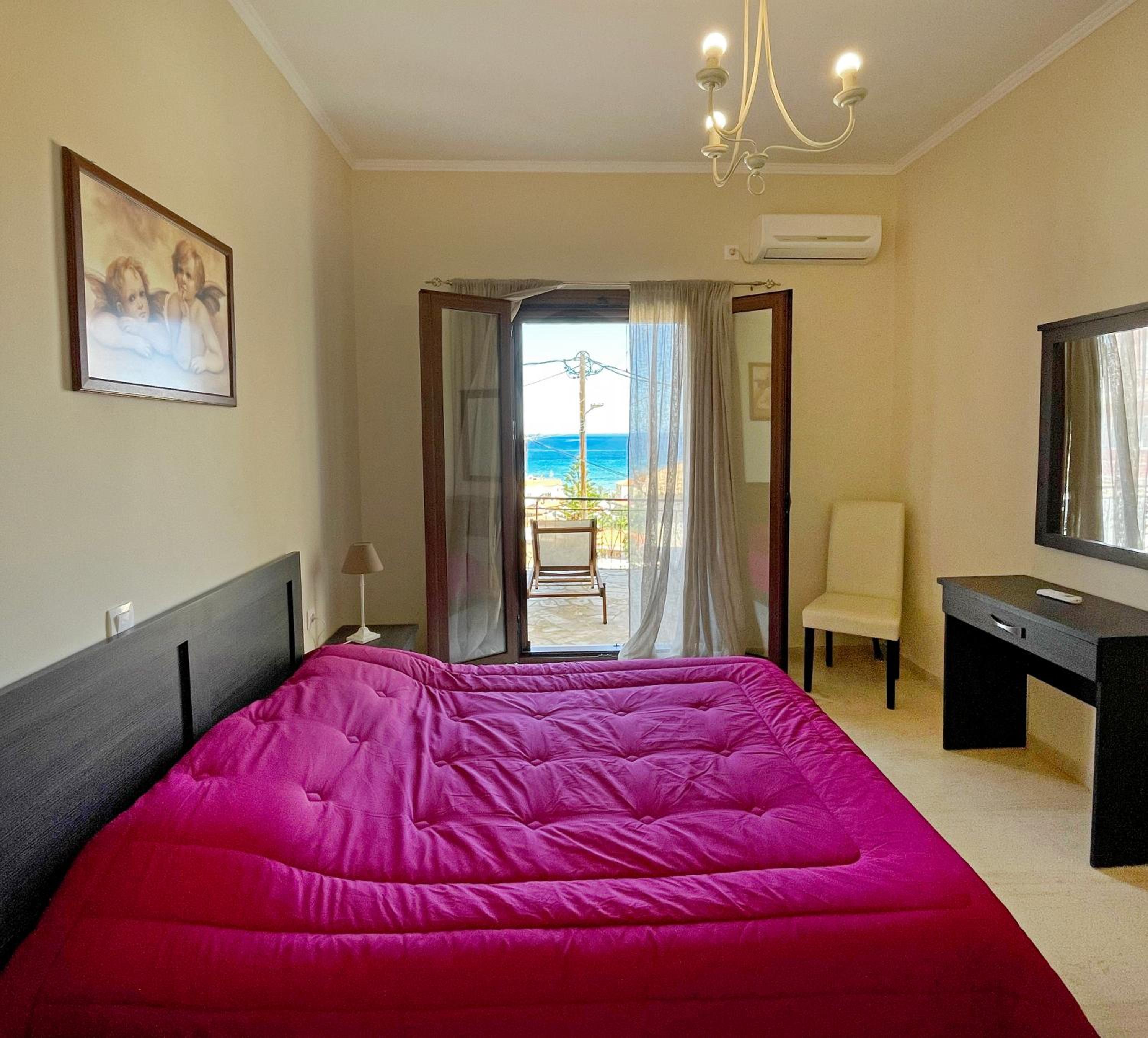 One-Bedroom Apartment - Photo 4