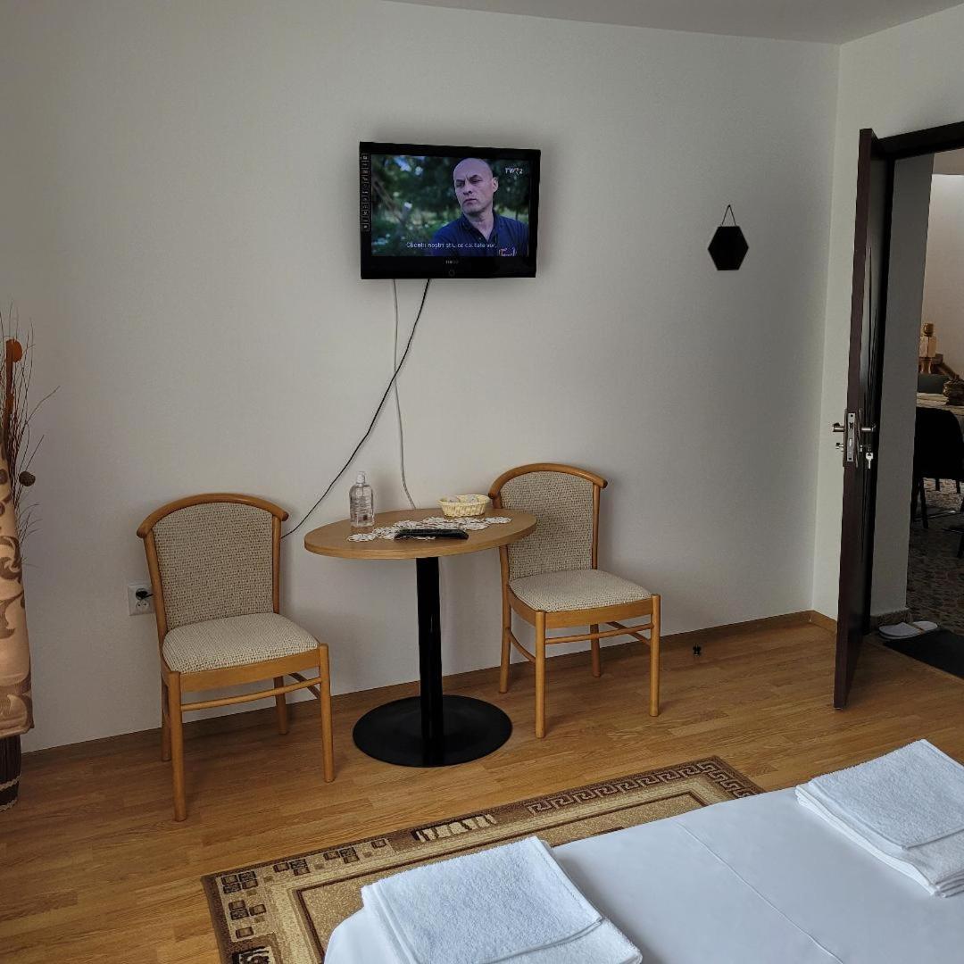Large Double Room photo 3