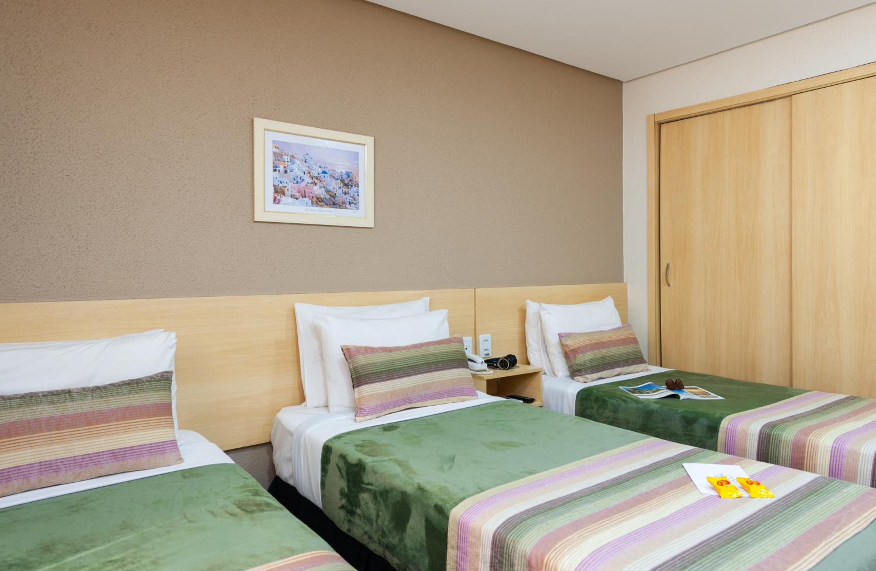 Master Triple Room (3 Single Bed)