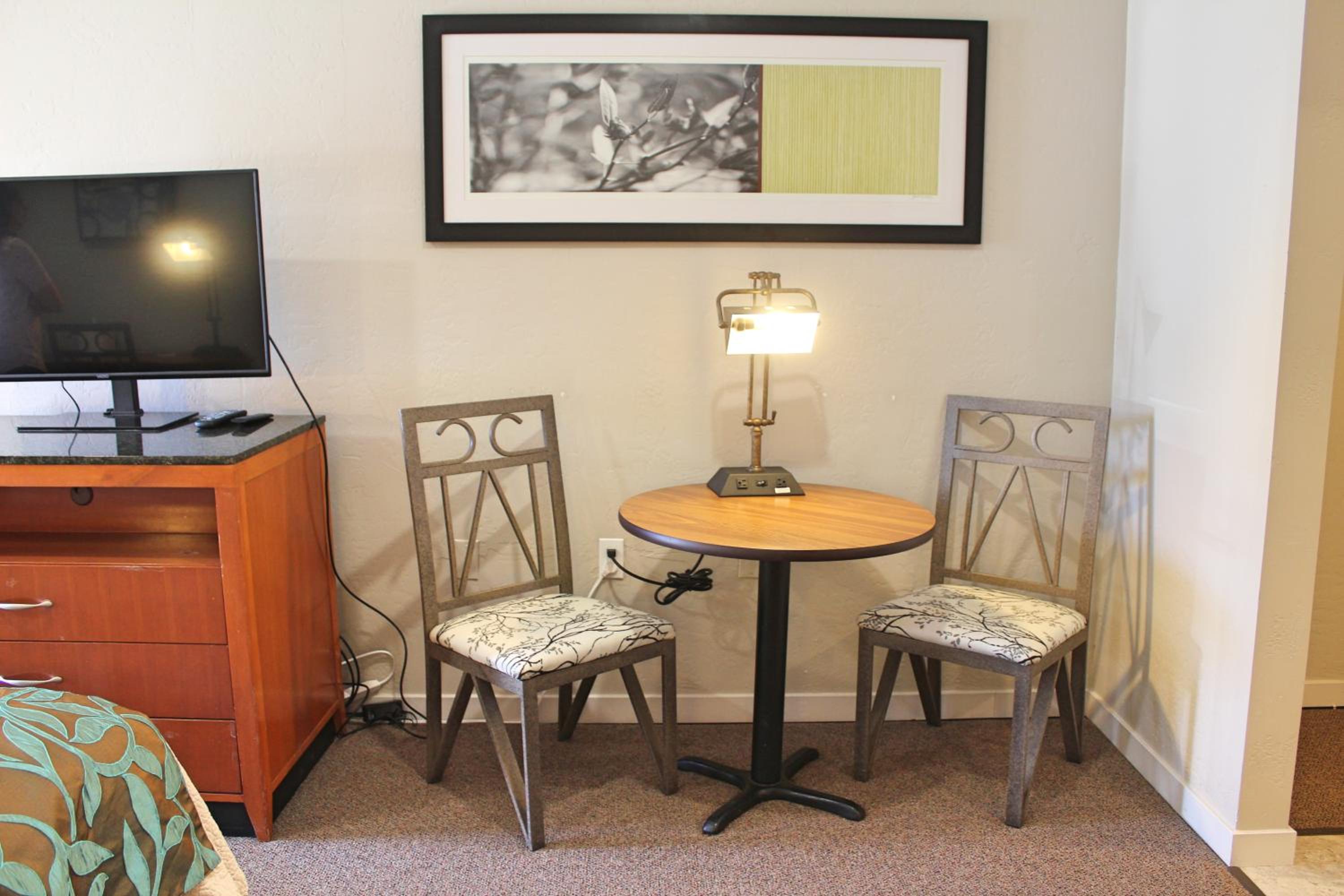 Queen Room photo 1