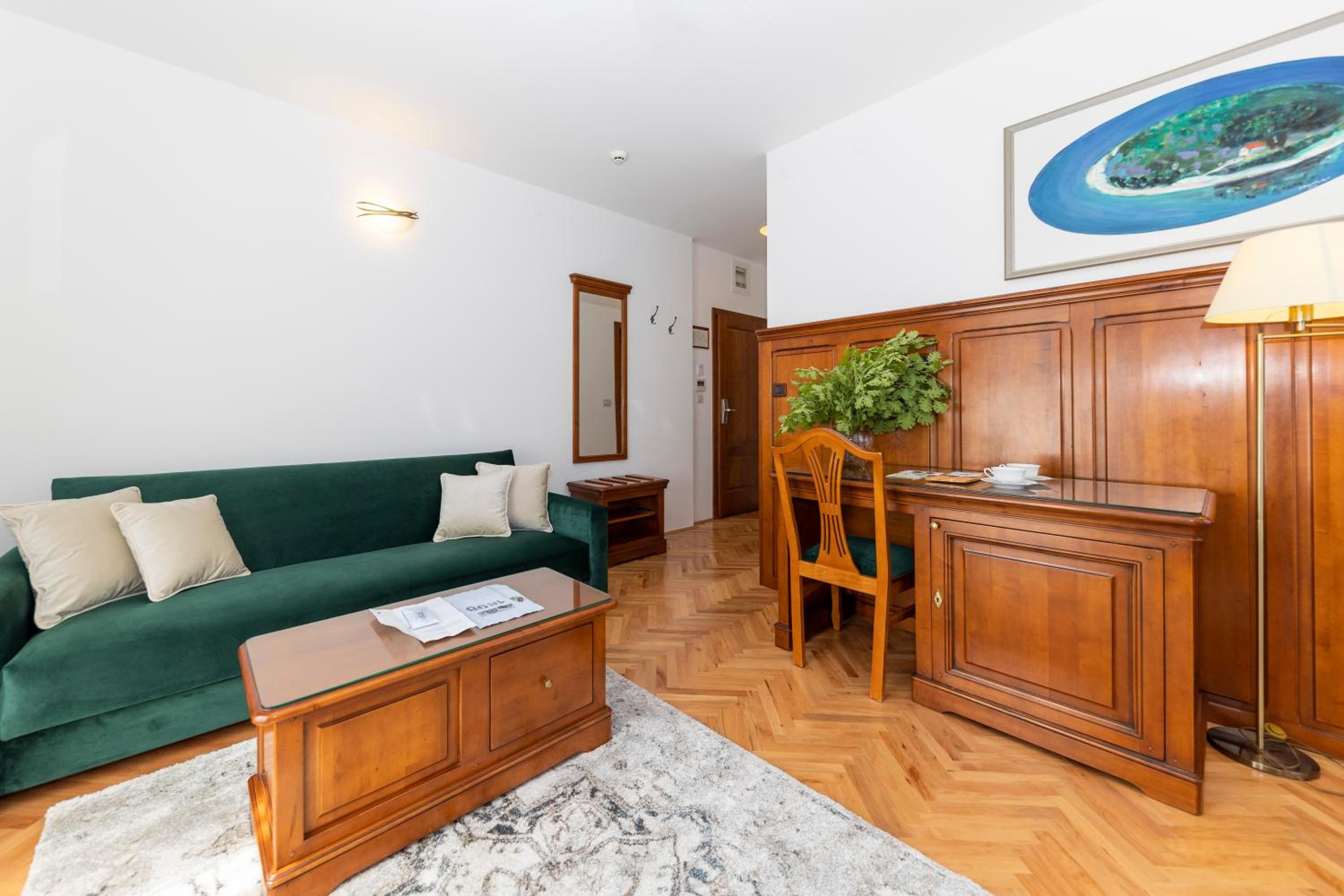 Deluxe Twin Room with Sea View - Photo 1