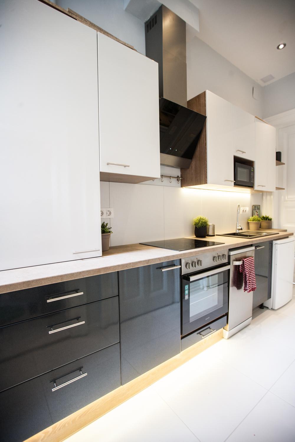 Two-Bedroom Apartment - Photo 3