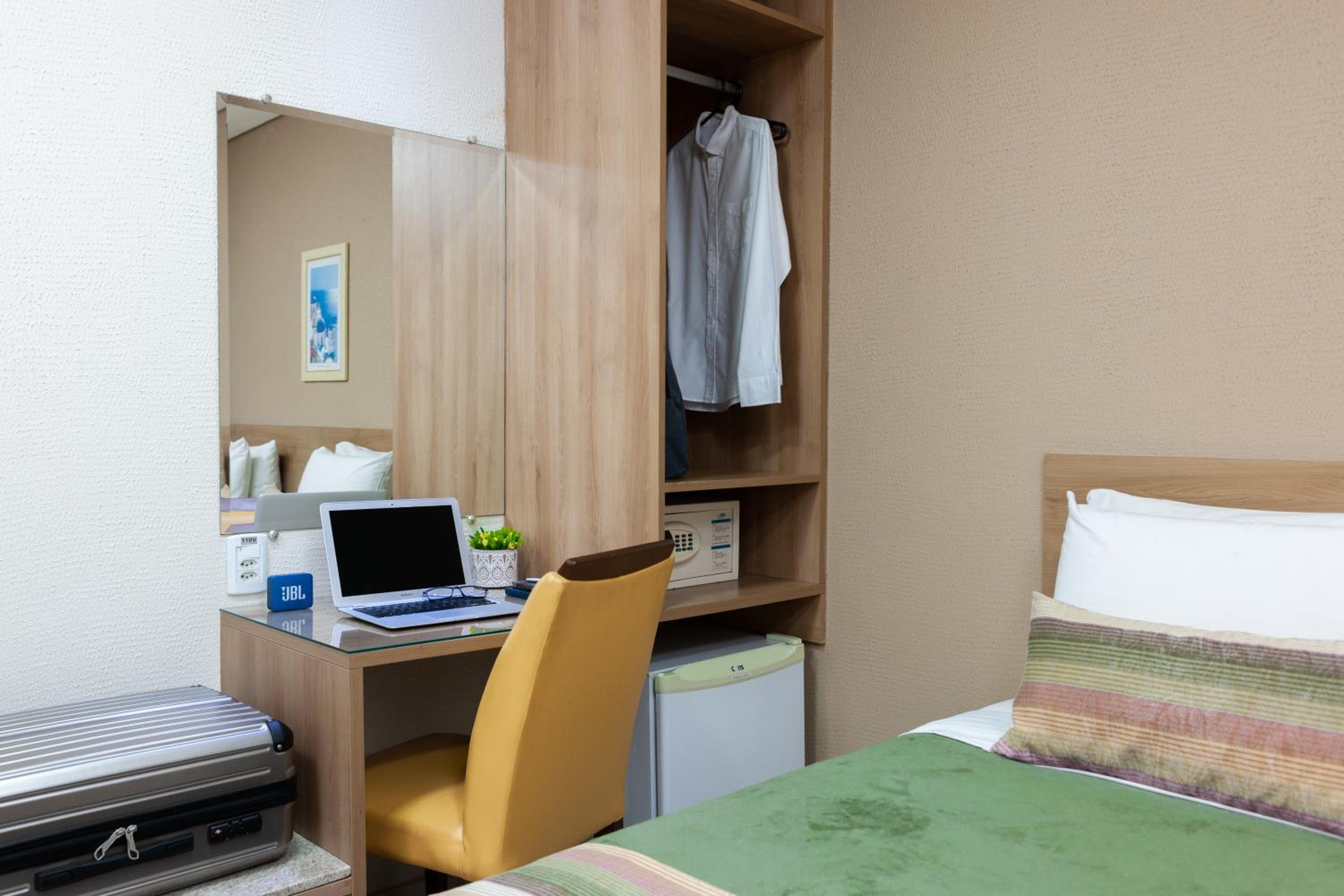 Deluxe Twin Room photo 2