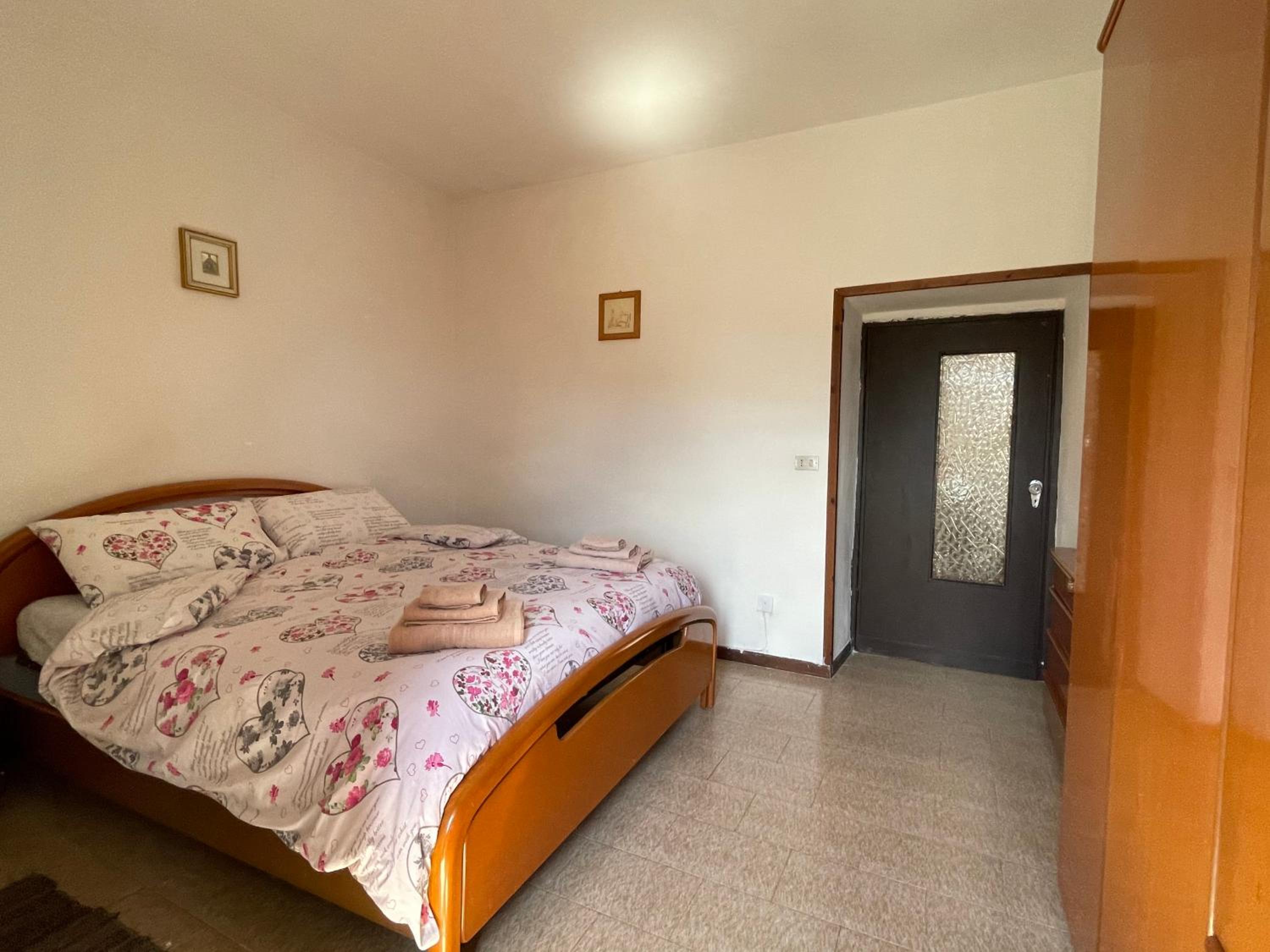 Two-Bedroom House - Photo 3