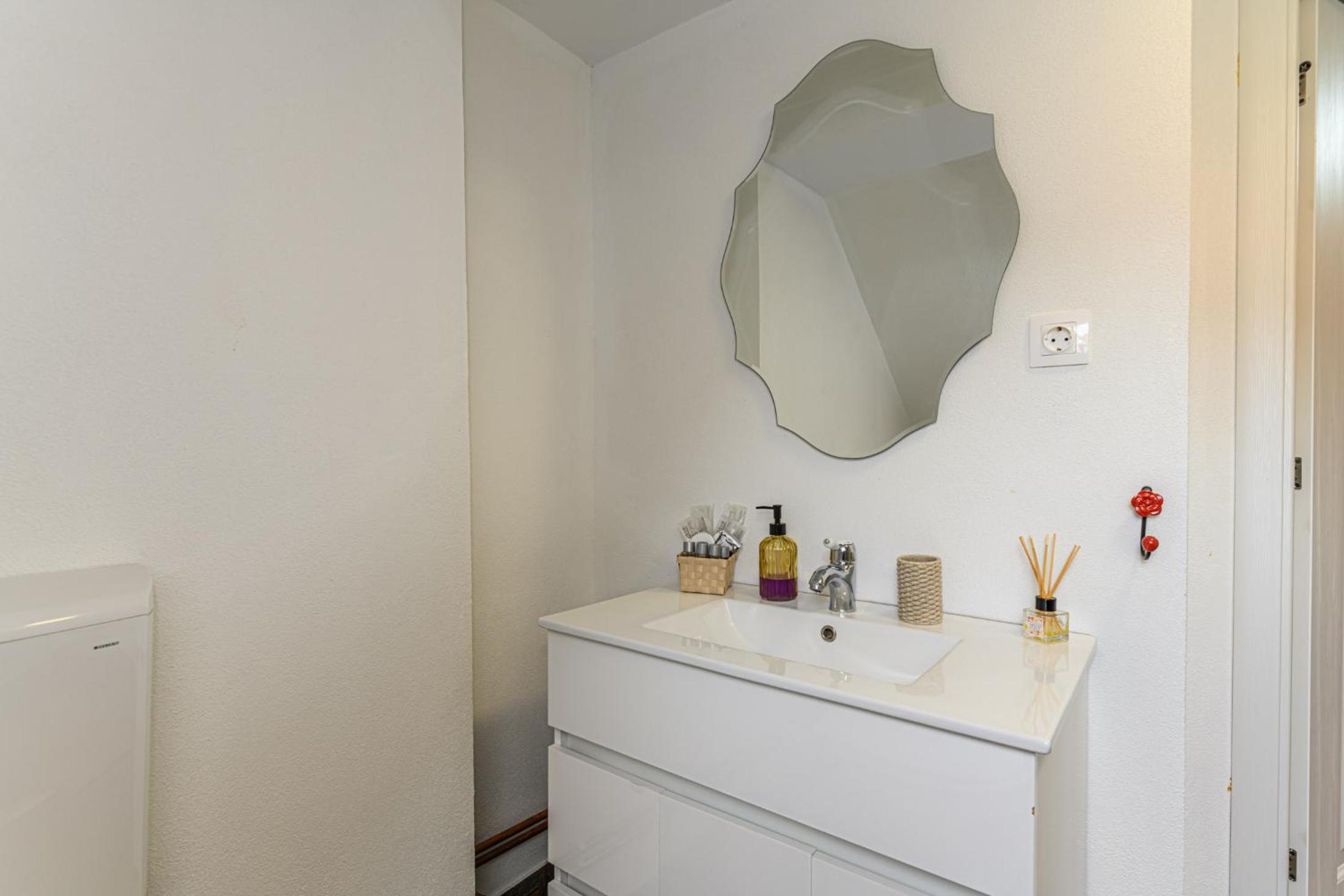 Three-Bedroom Apartment - Photo 14