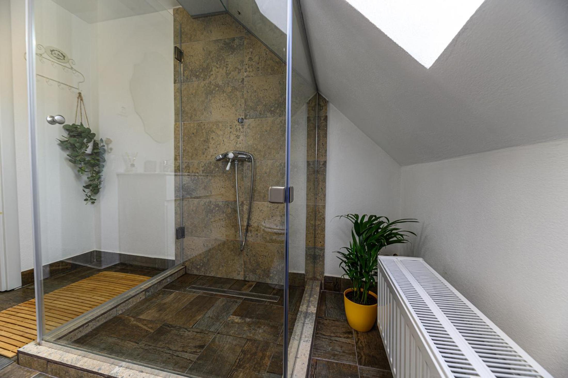 Three-Bedroom Apartment - Photo 13