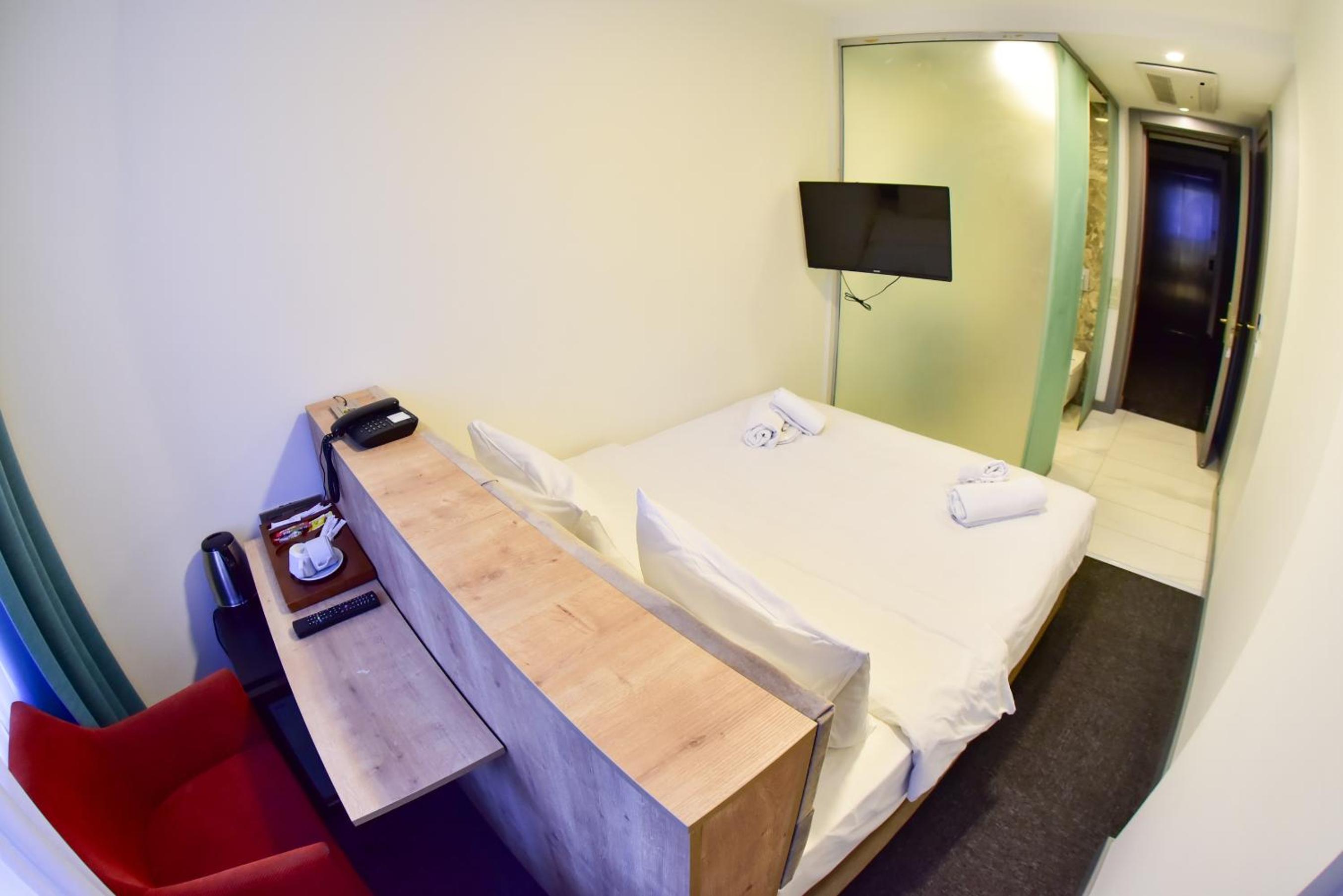Economy Double Room photo 1
