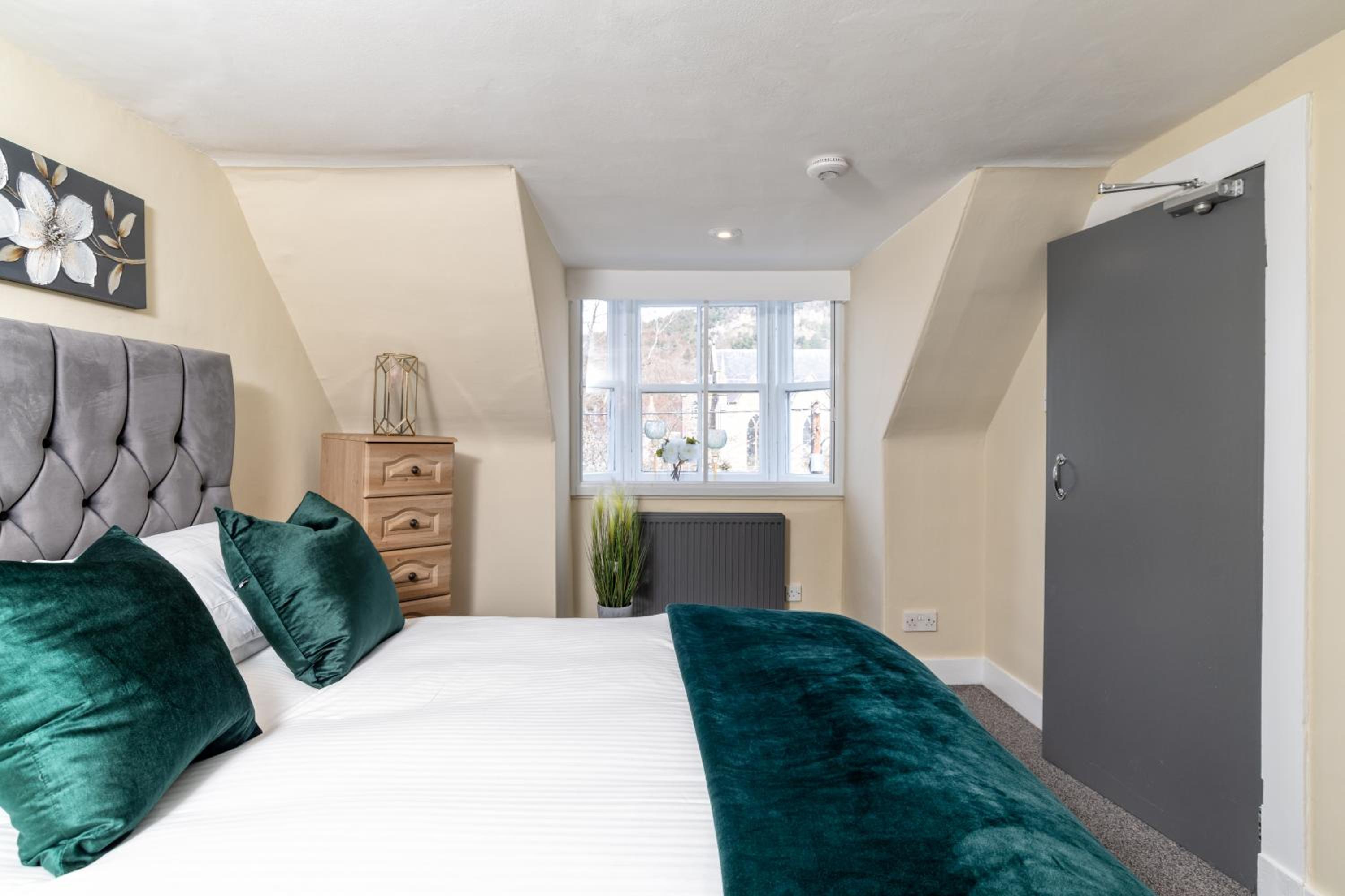 Double Room with Mountain View - Photo 3
