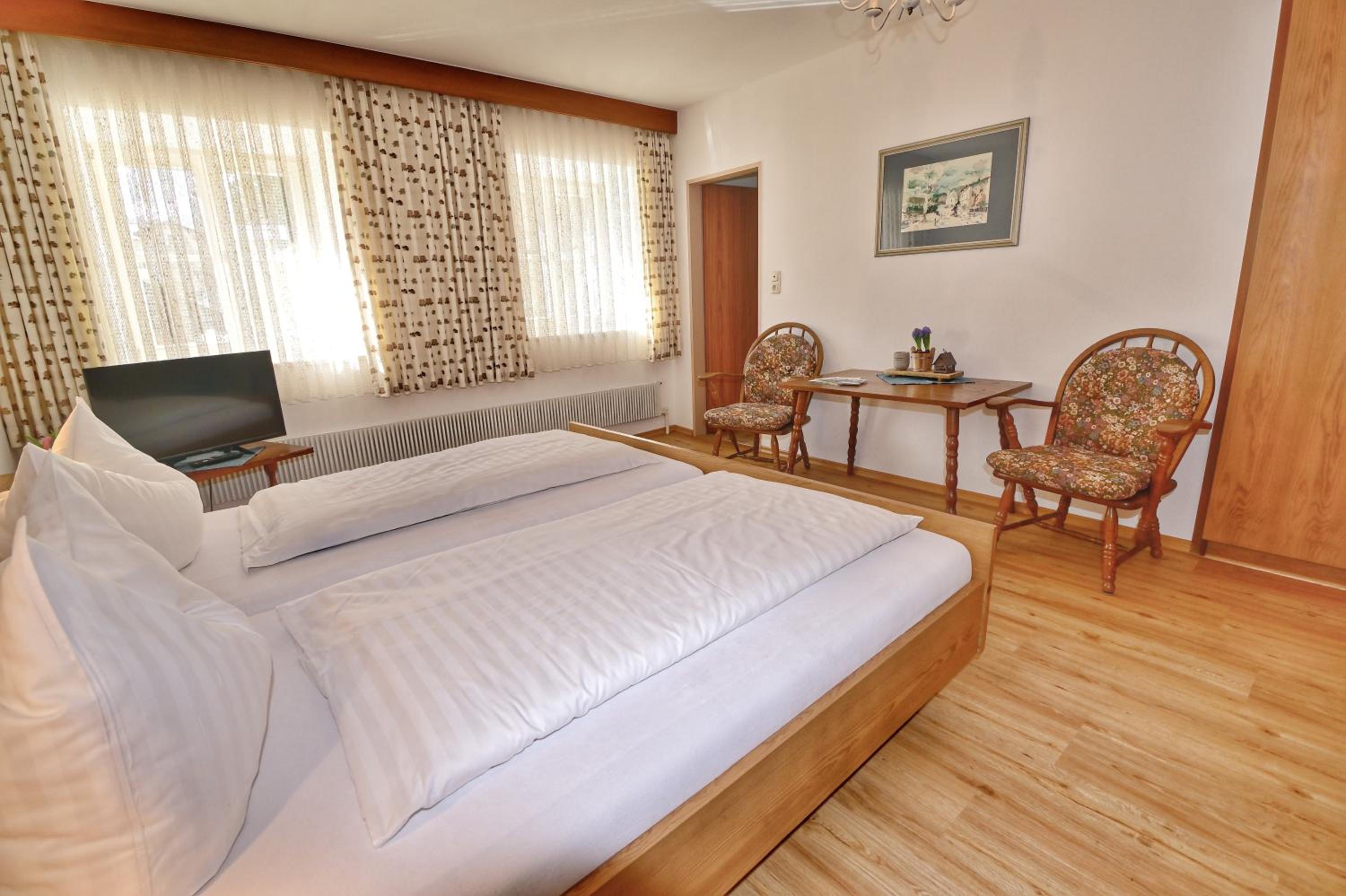 Double Room - Photo 11