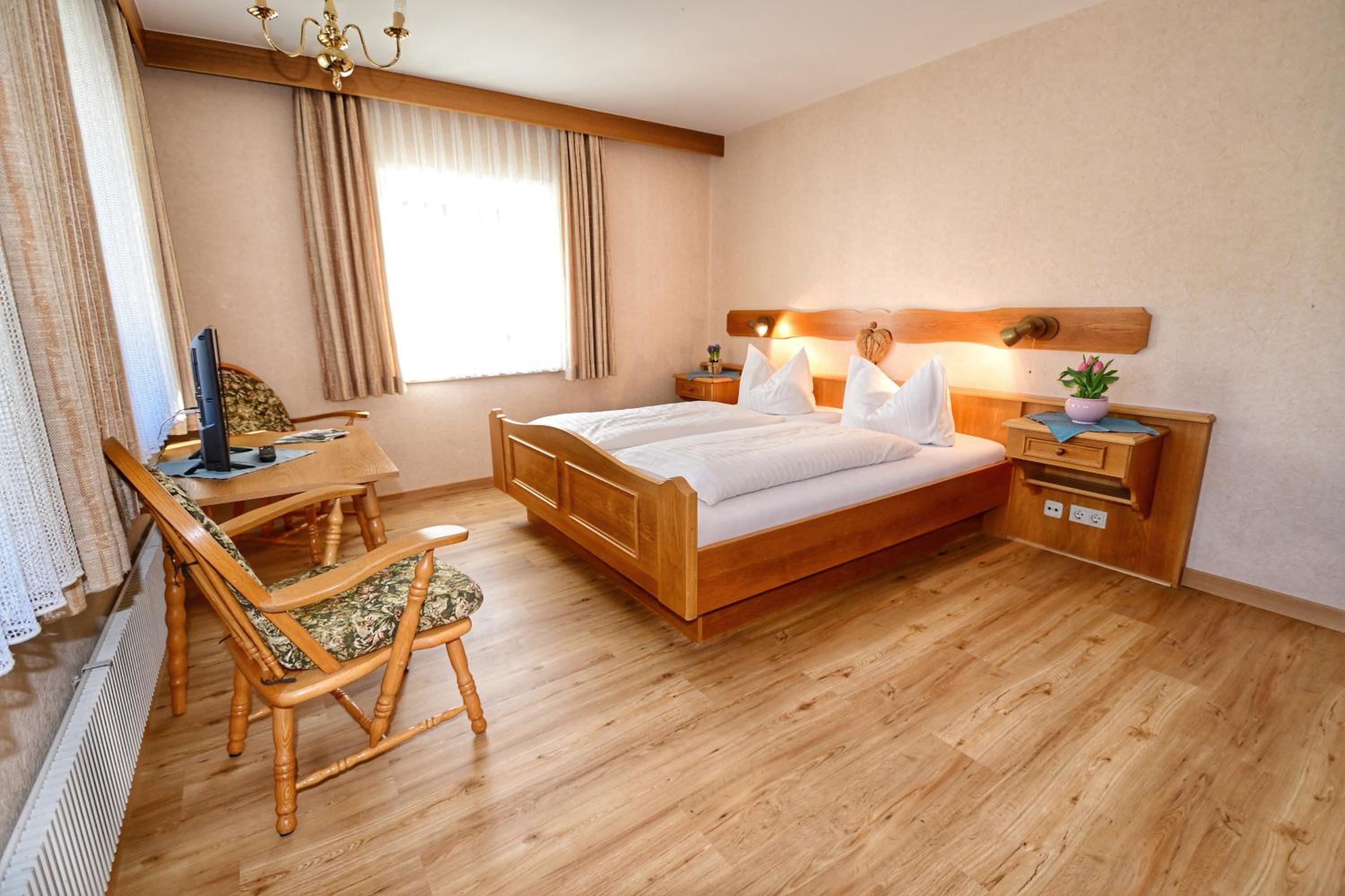Double Room - Photo 16
