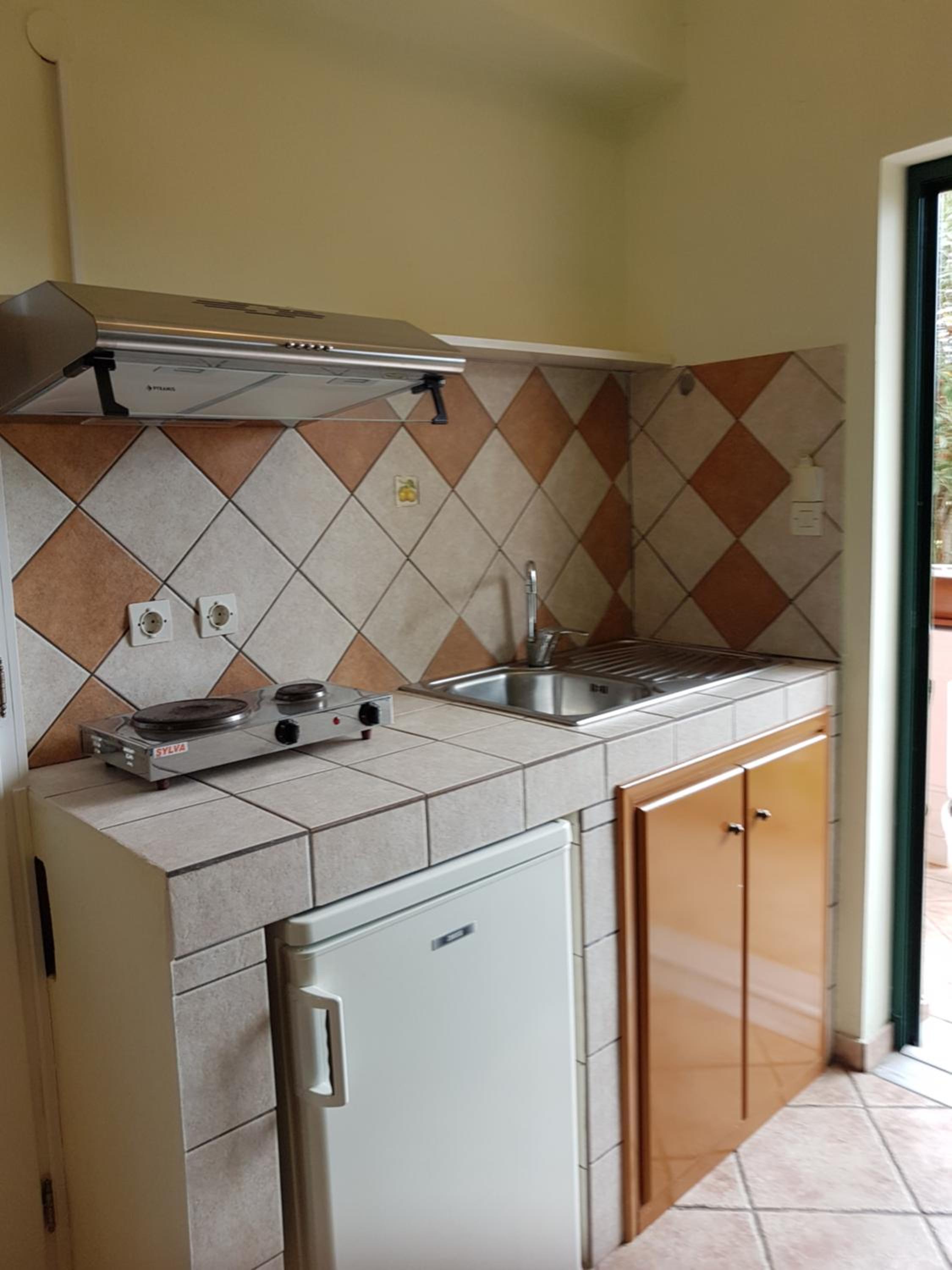 Twin Room with Private Bathroom - Photo 23