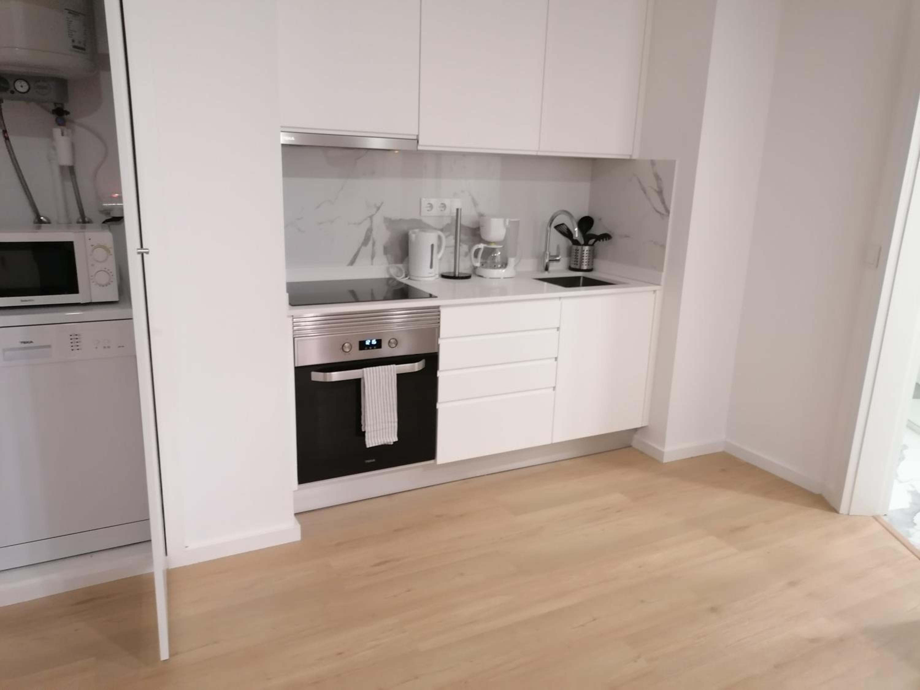 Two-Bedroom Apartment - Photo 9