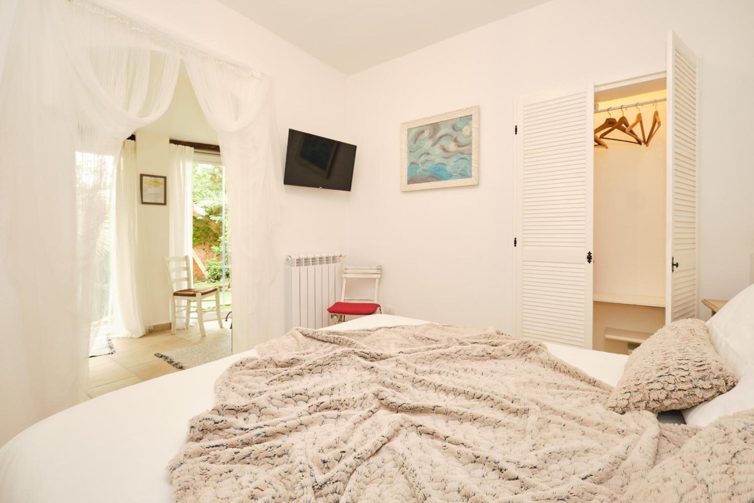 Double Room with Private Bathroom photo 2