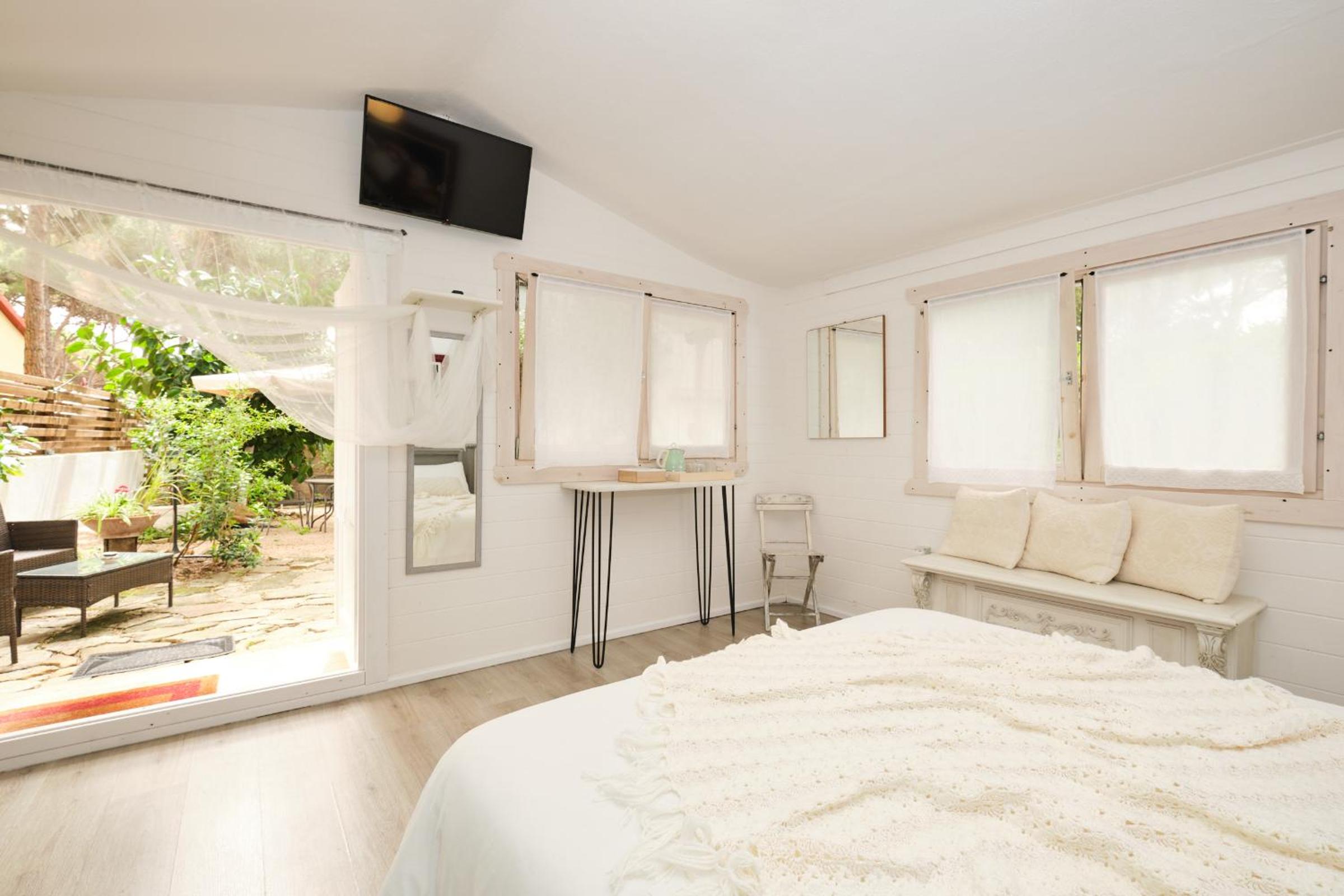Double Room with Private Bathroom photo 2