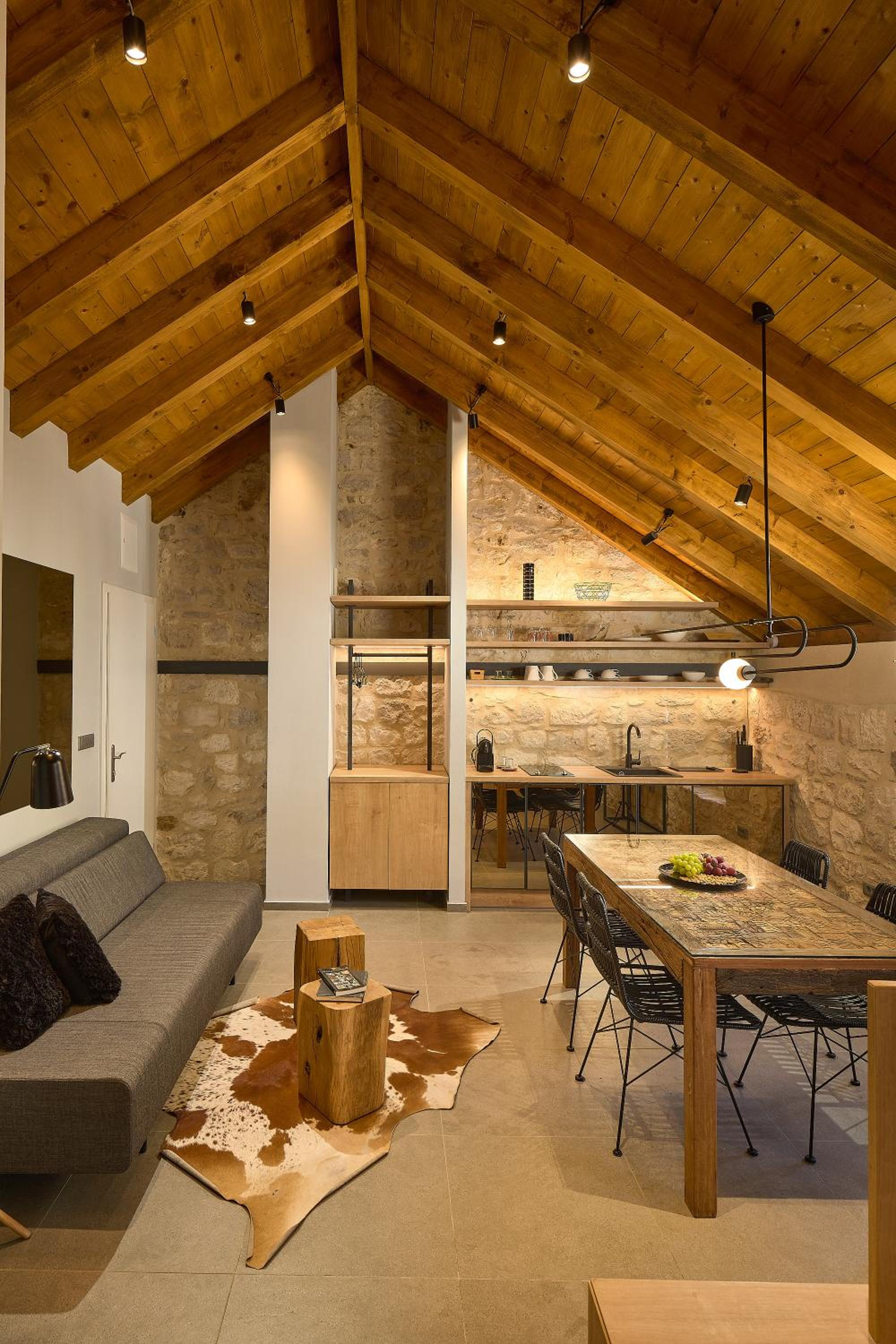 Deluxe King Studio Loft photo 2