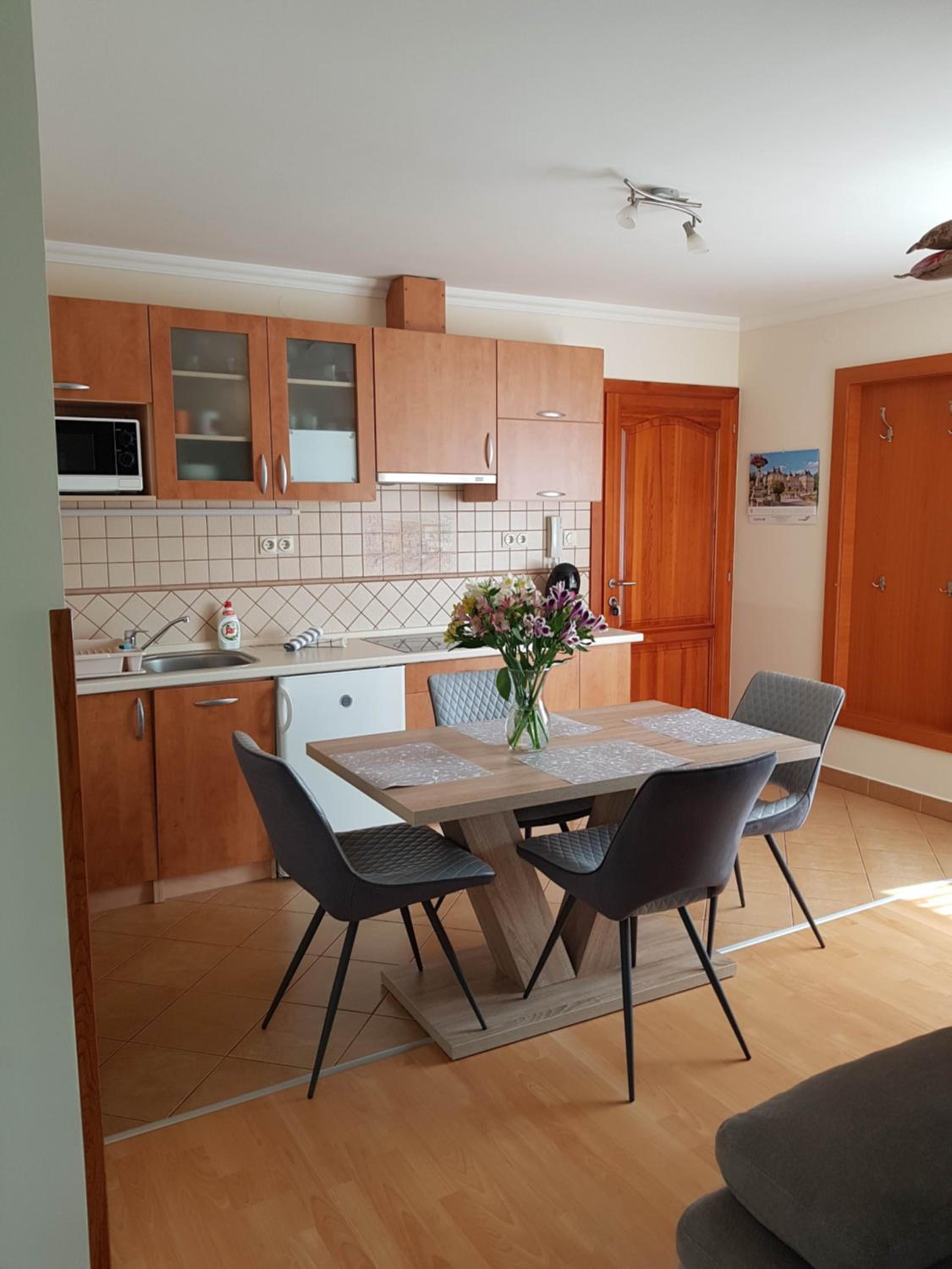 One-Bedroom Apartment (4 Adults) photo 2