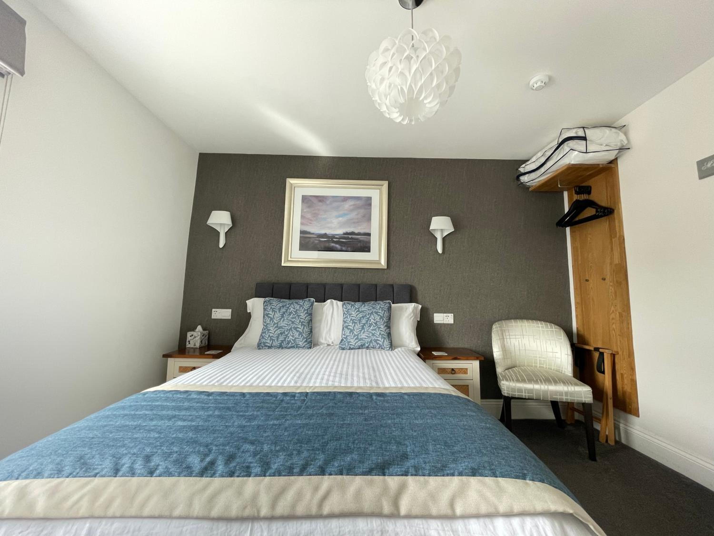 Deluxe Double Room with Shower photo 2