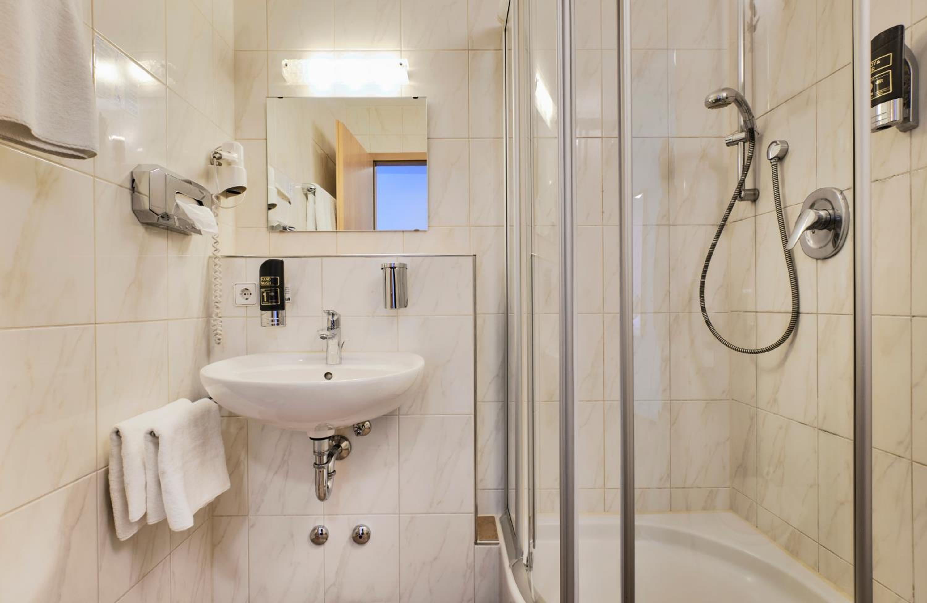 Single Room photo 2