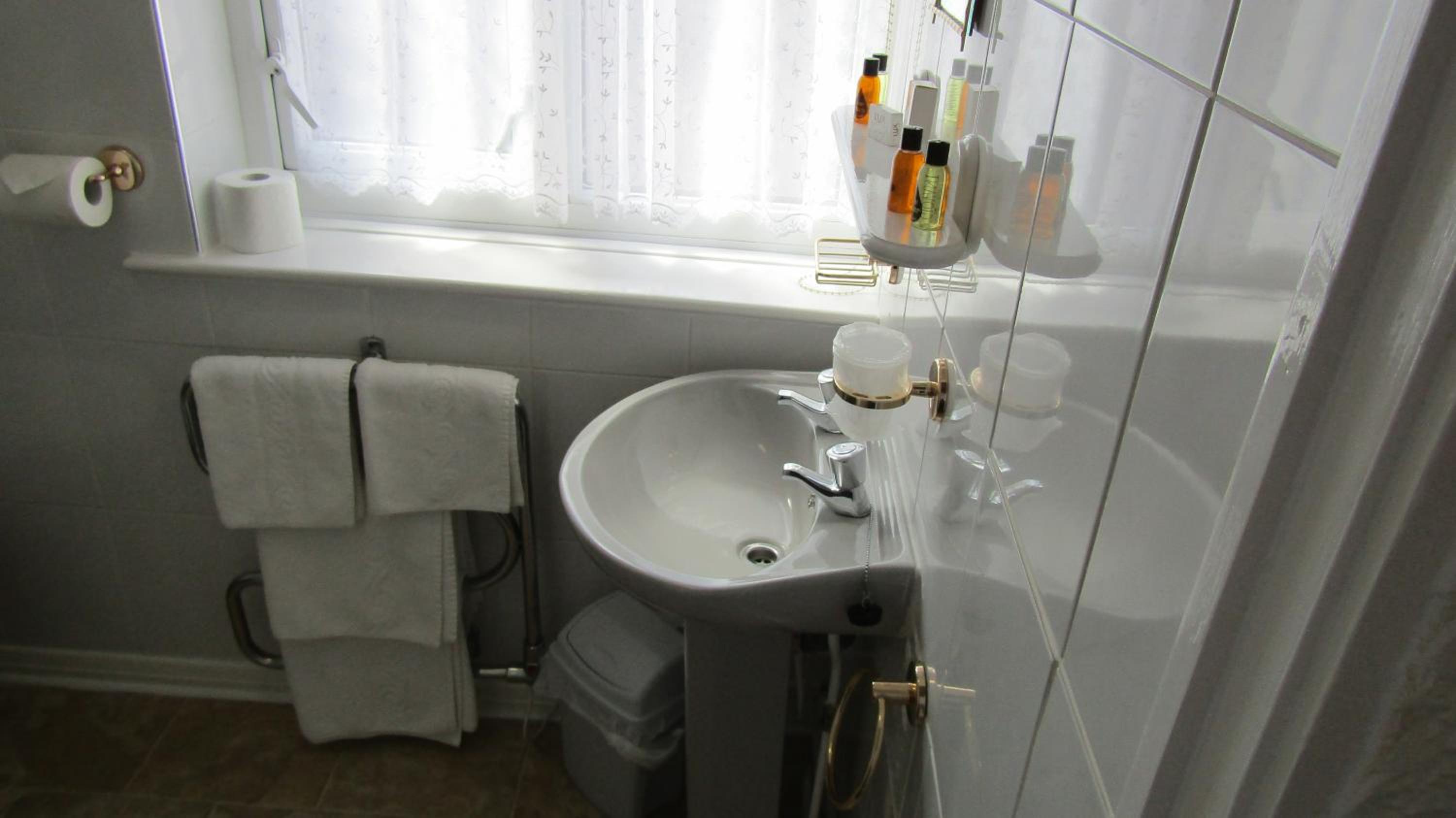 Budget Double Room photo 2