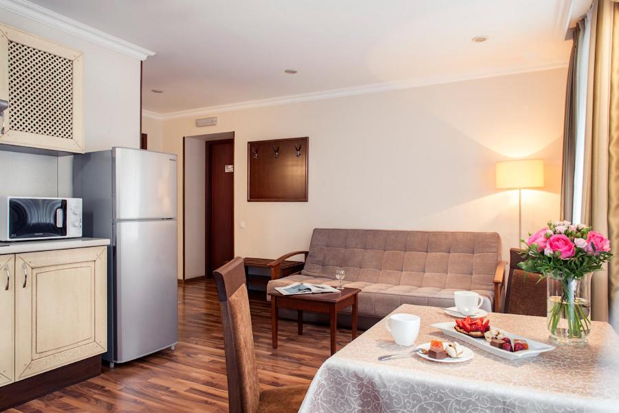 One-Bedroom Apartment - Photo 3