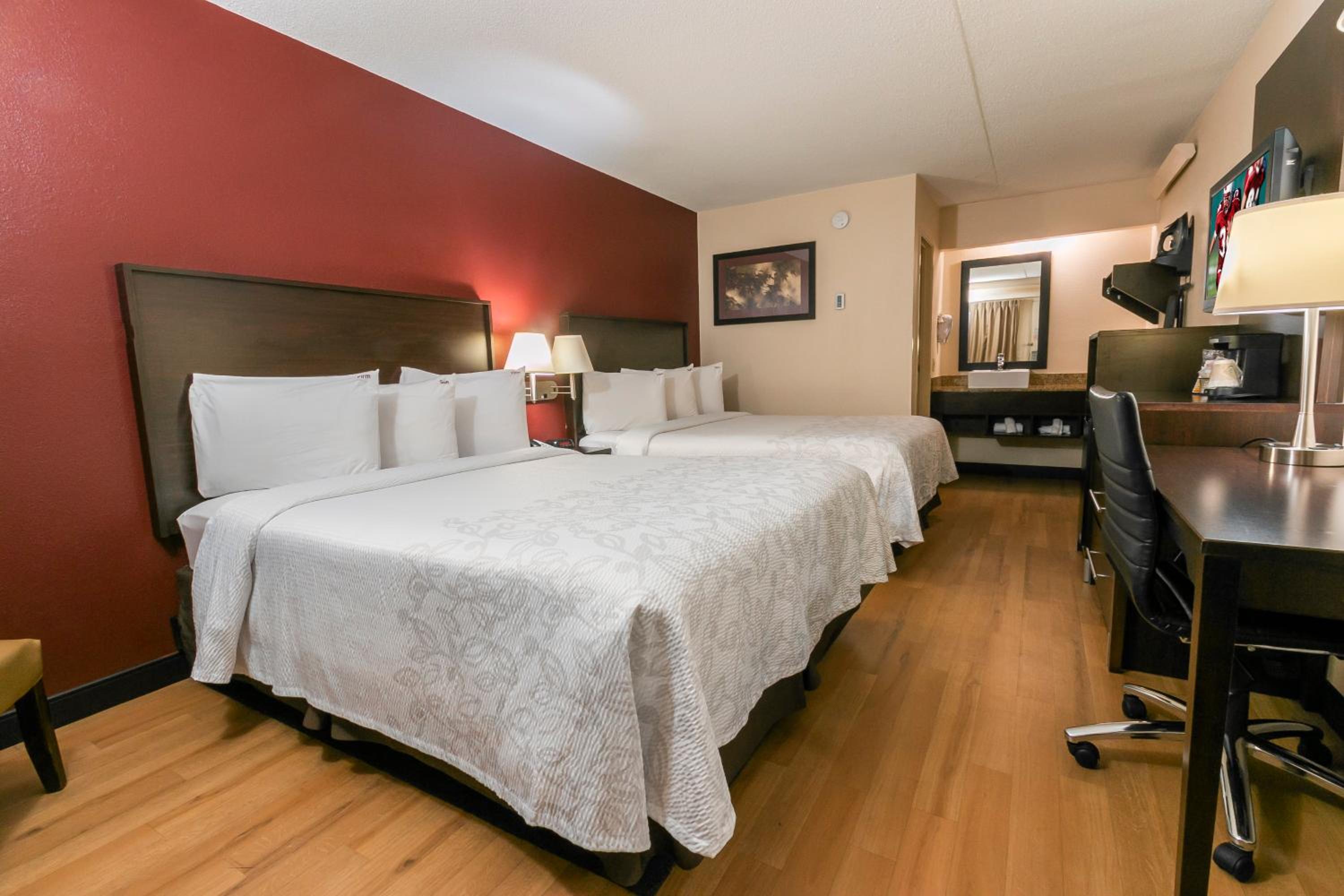 Deluxe Room with Two Double Beds Smoke Free - Photo 1