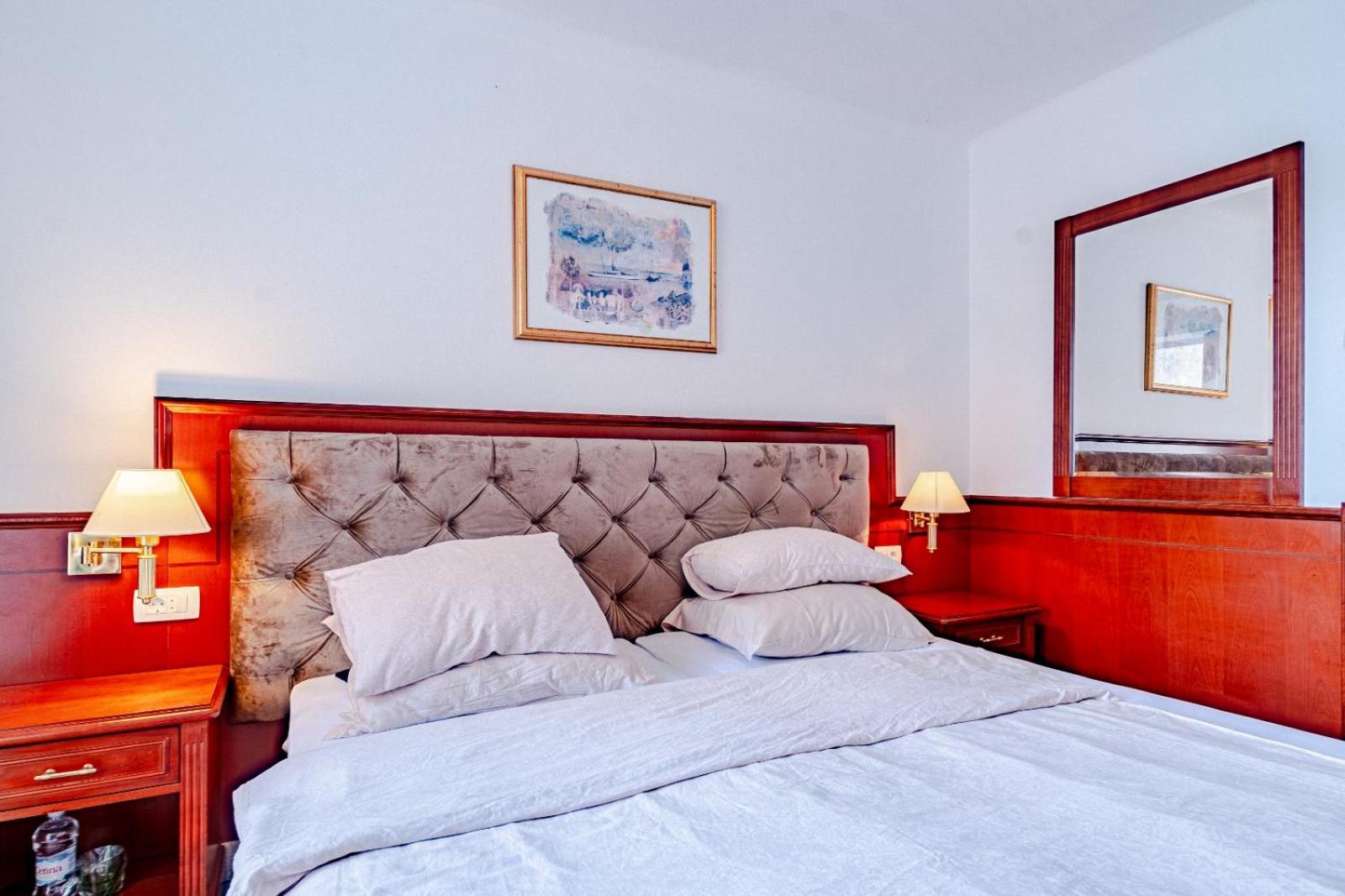 Double Room - Photo 3
