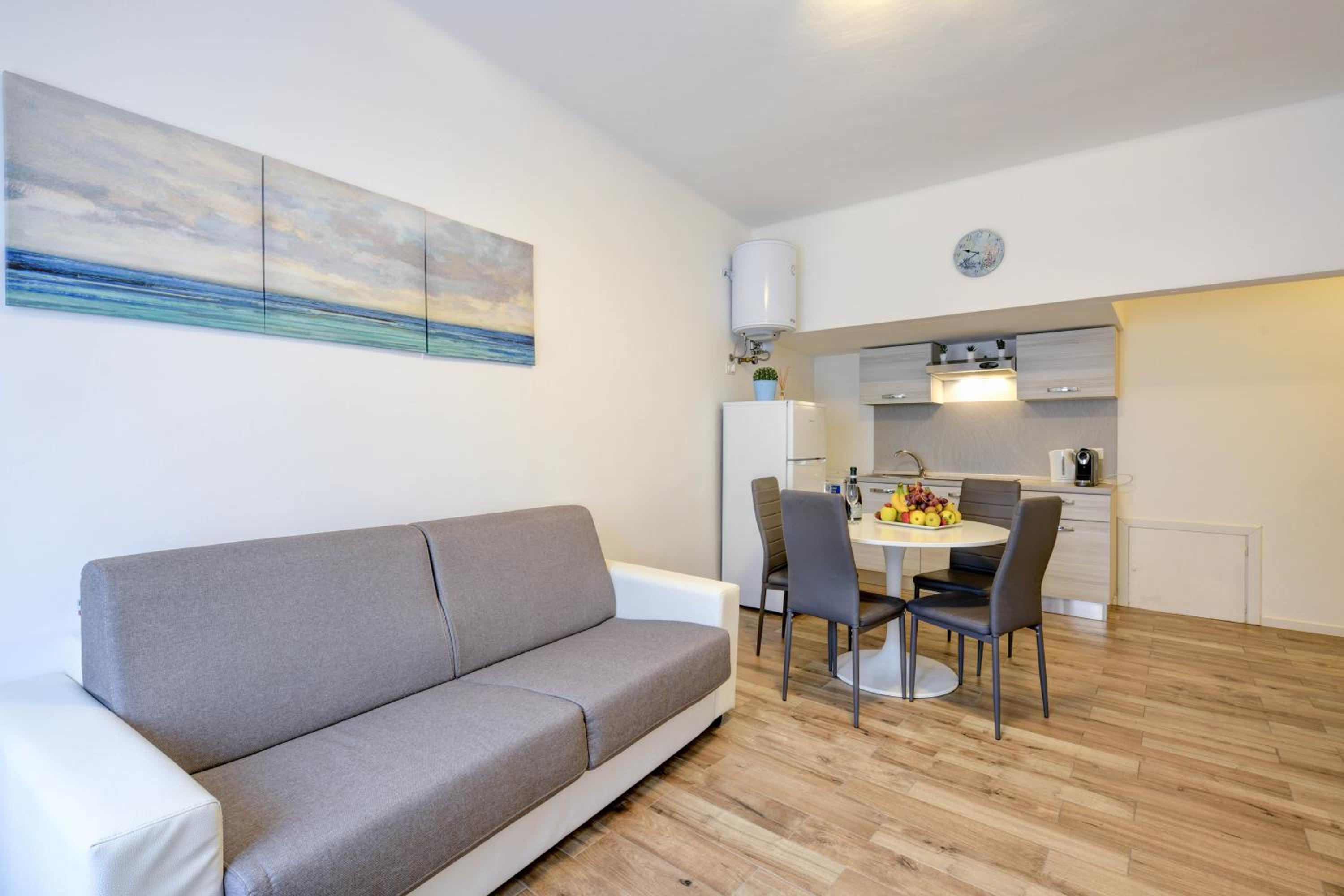 Superior Apartment