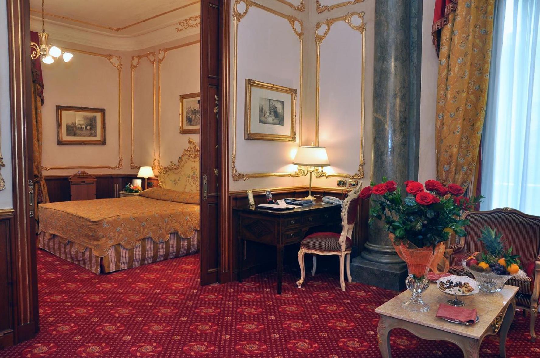 Suite - Photo 1