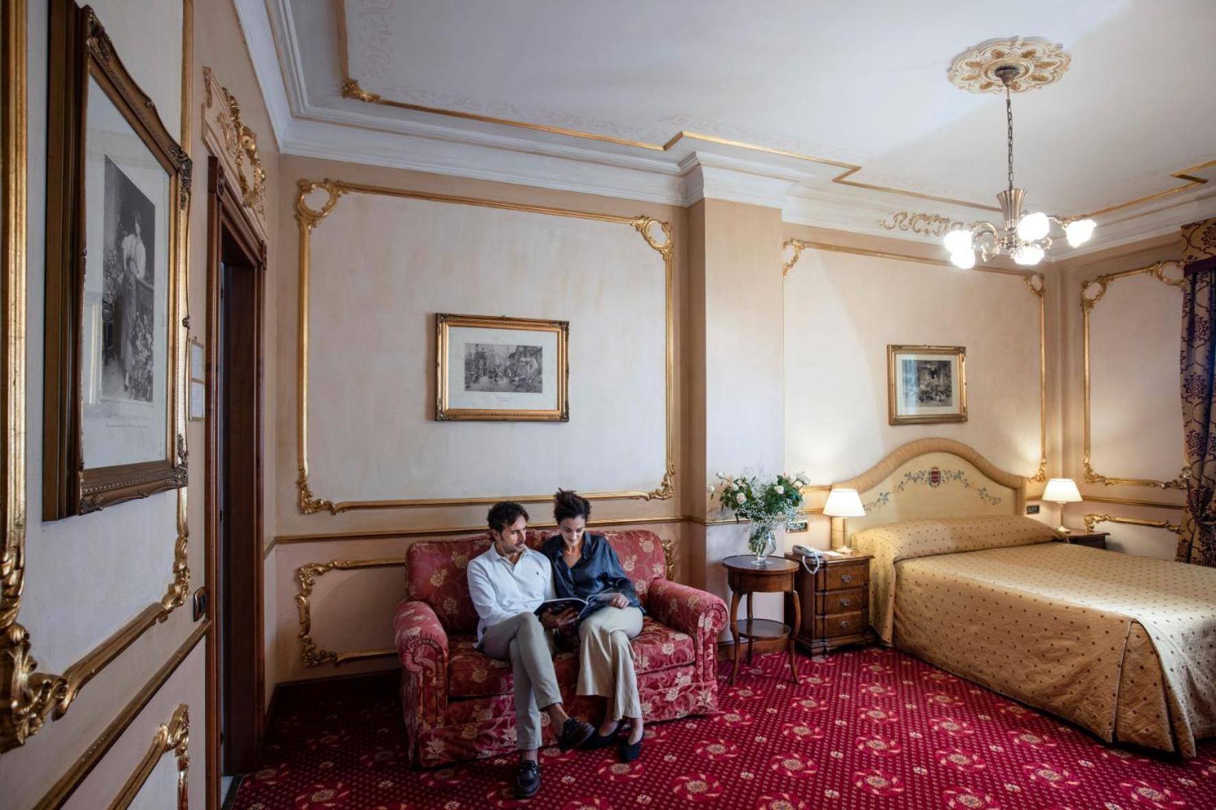 Deluxe Double Room - Photo 7