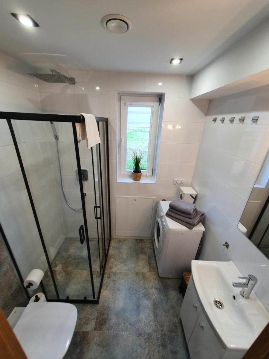Two-Bedroom House - Photo 10