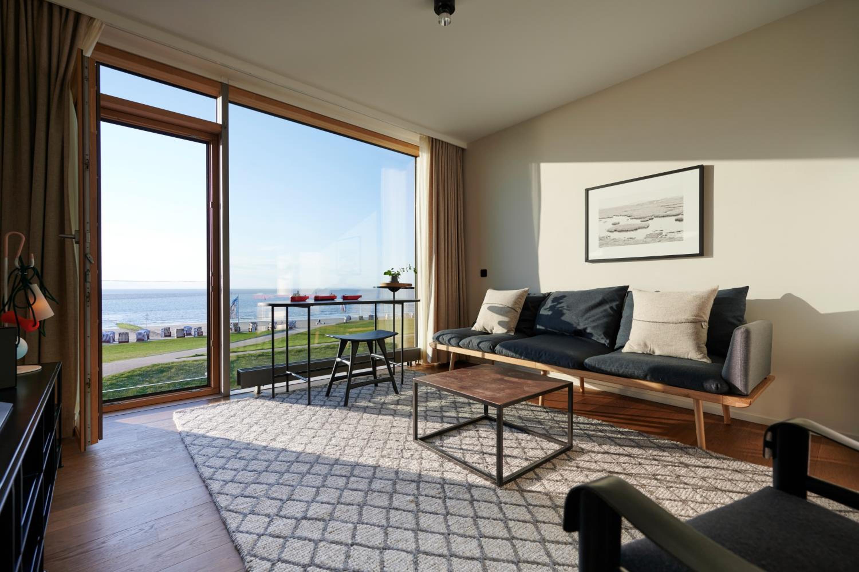 One-room apartment on the panorama floor facing the sea - Wittehuus