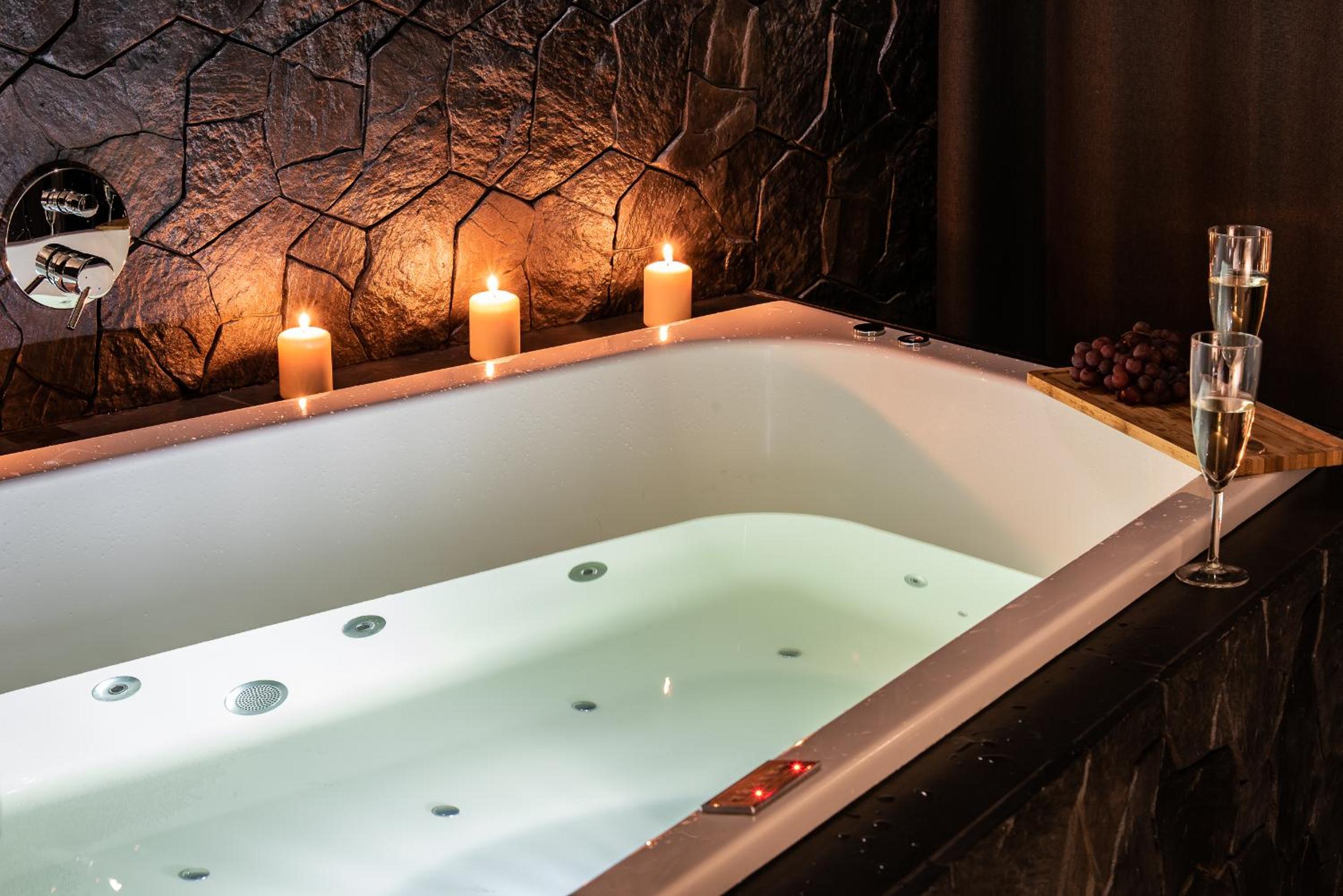 King Room with Spa Bath - Photo 5