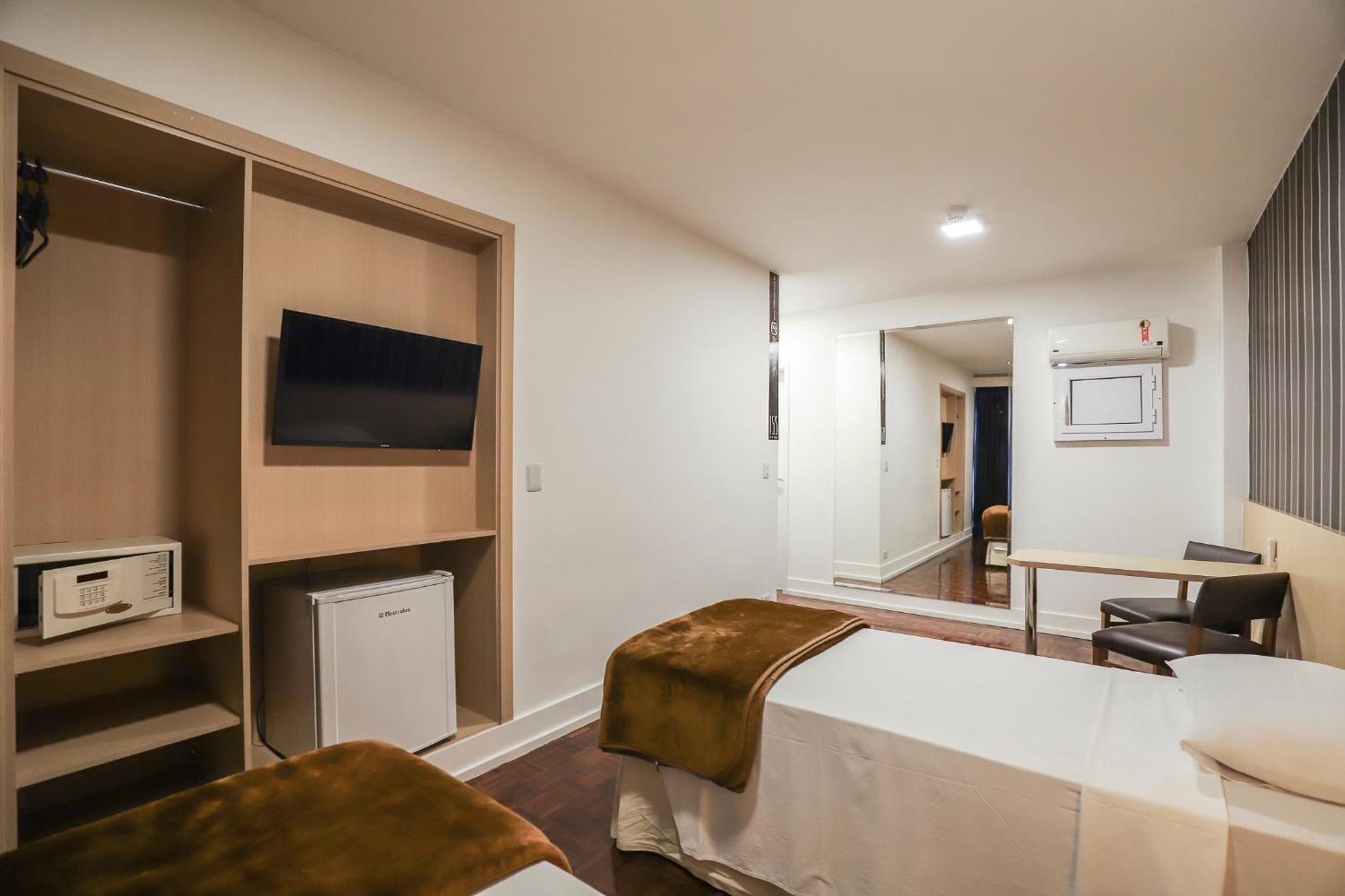 Double or Twin Room - Photo 11