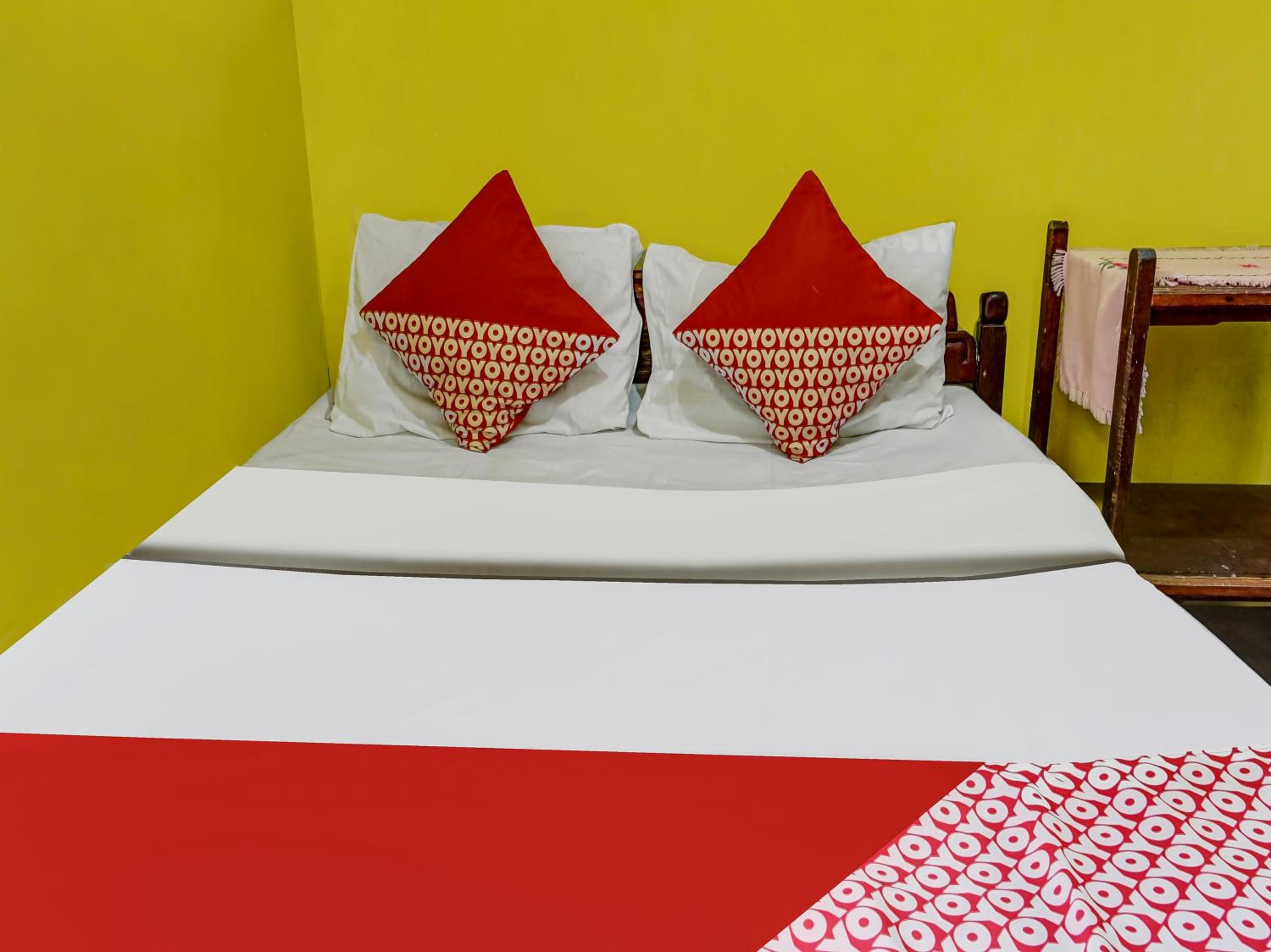 Standard Double Room - Photo 9