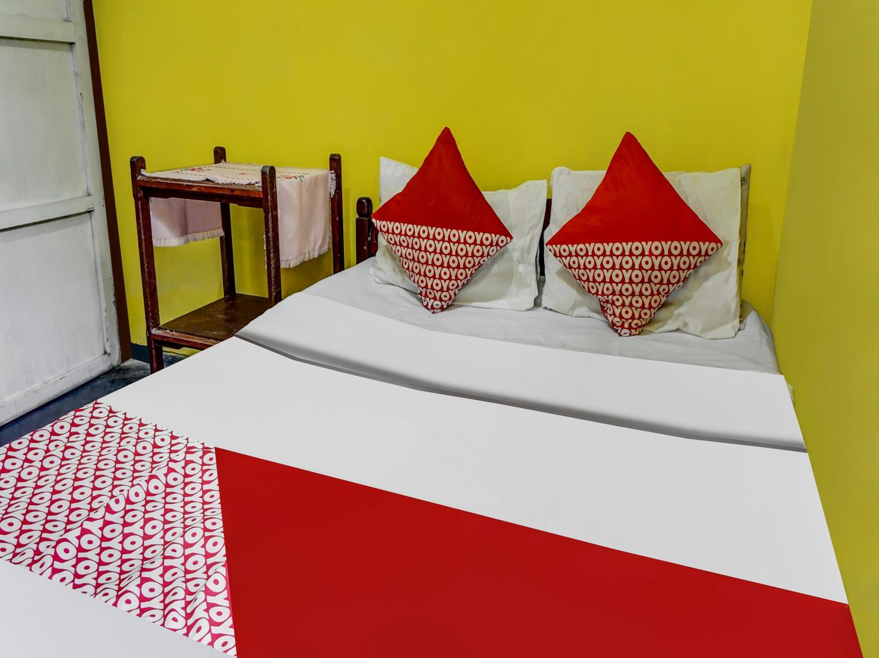 Standard Double Room - Photo 12